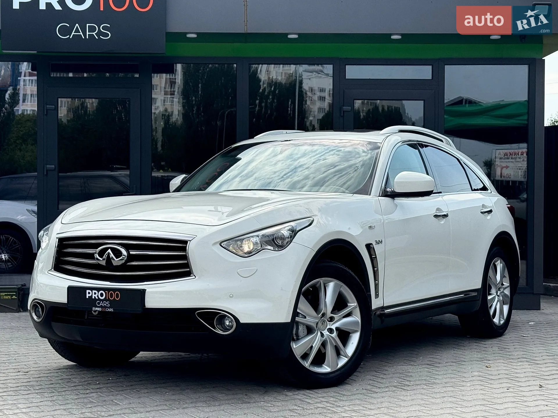 Infiniti QX70, 2015