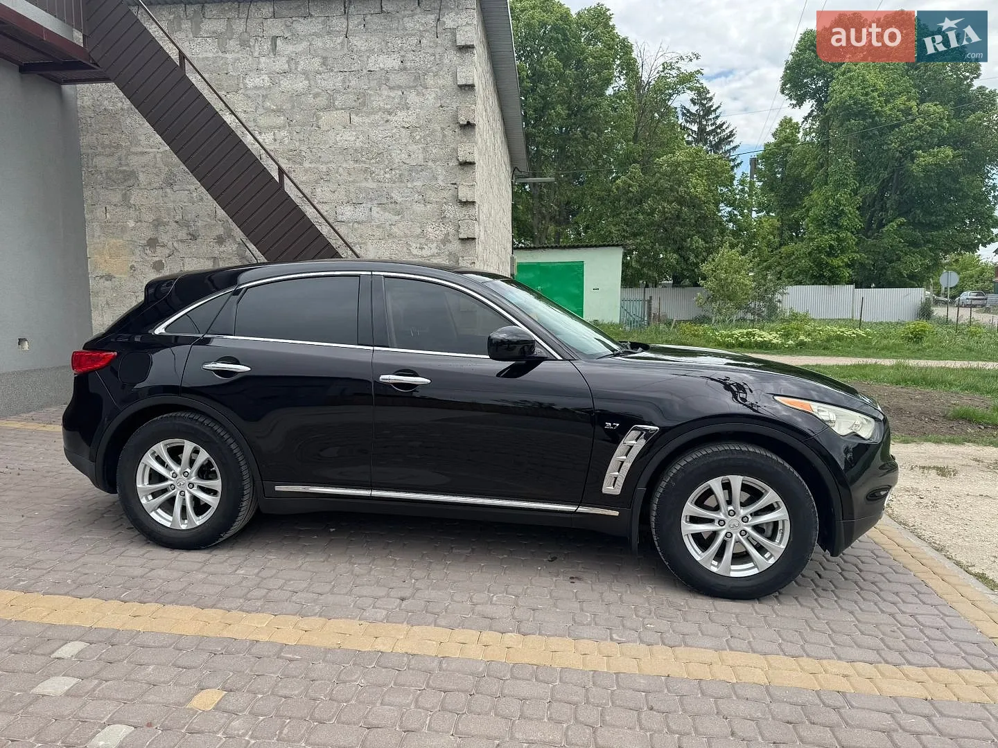 Infiniti QX70, 2013