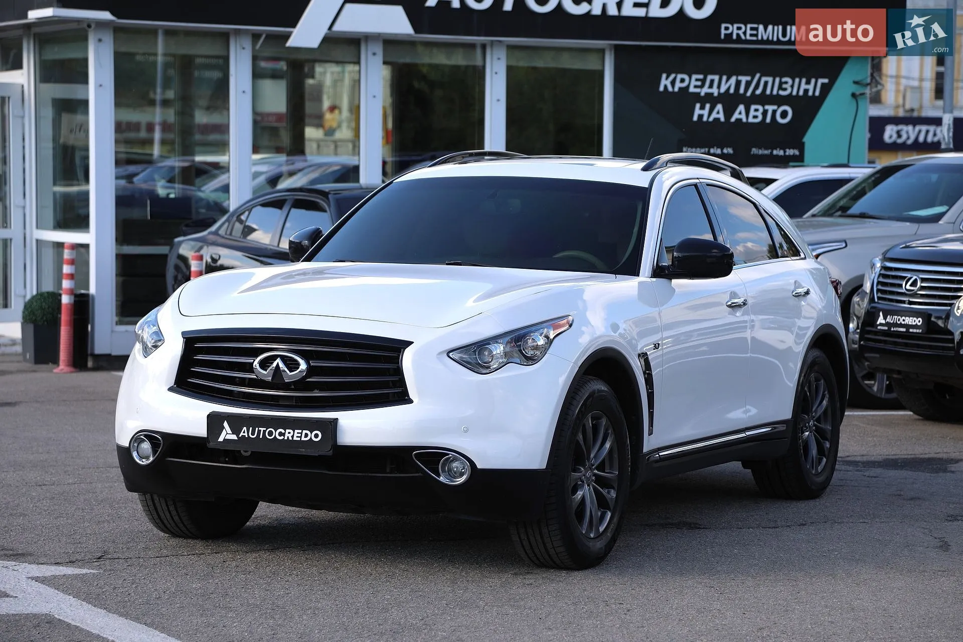 Infiniti QX70, 2015