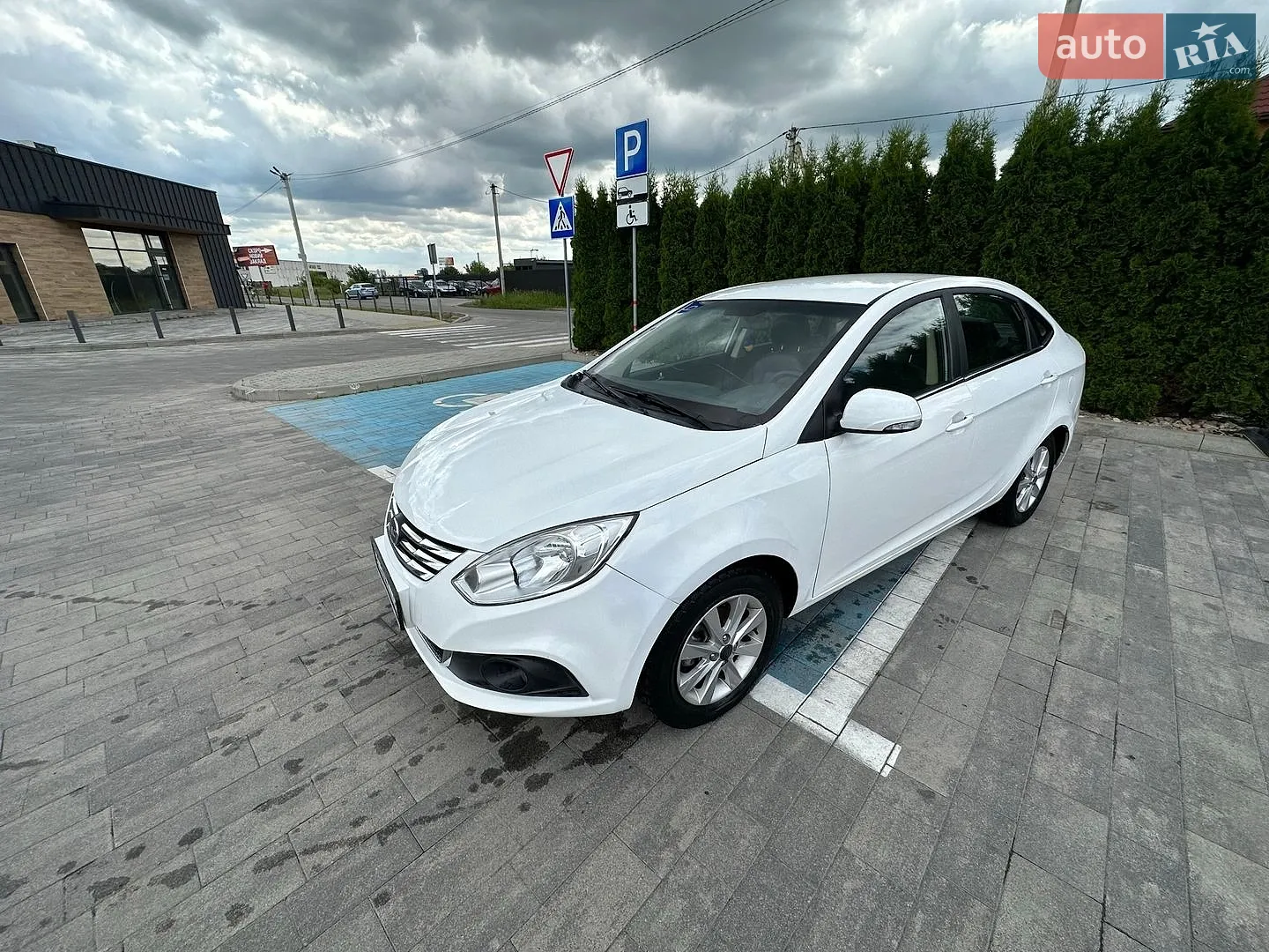 JAC J4 2018 — 1