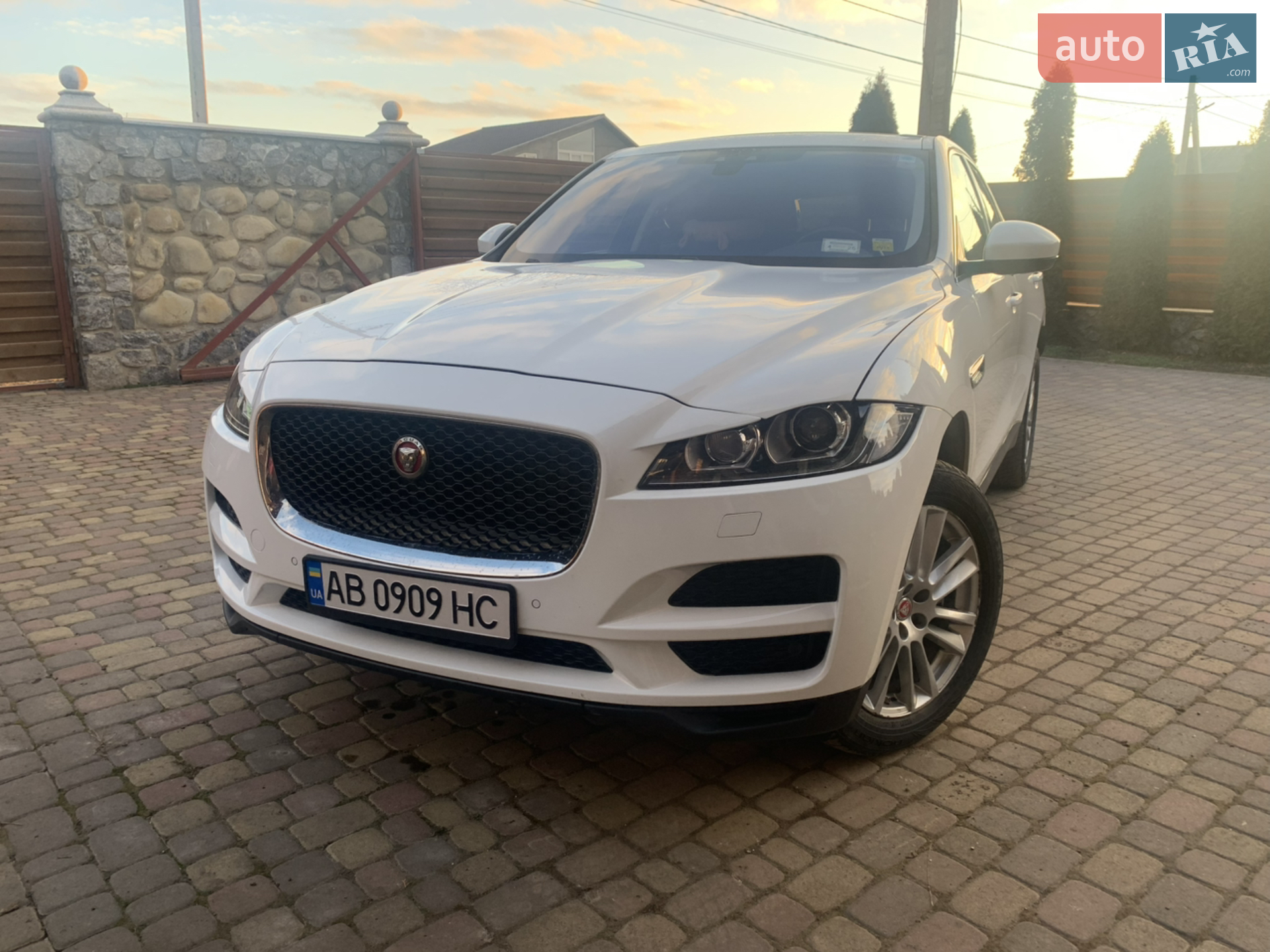 Jaguar F-Pace, 2020