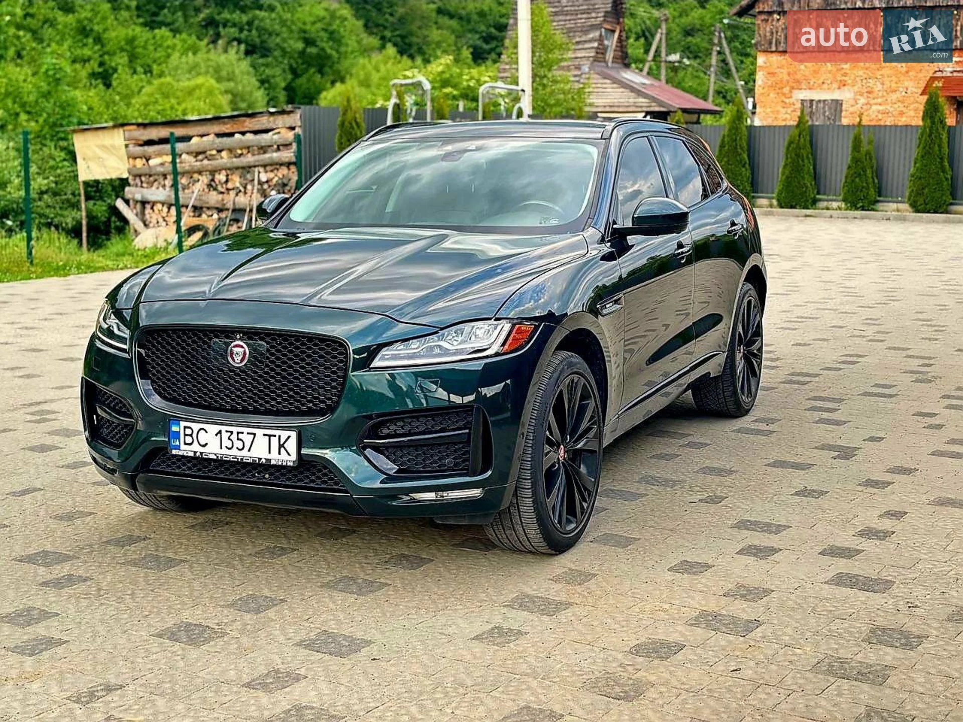 Jaguar F-Pace, 2016