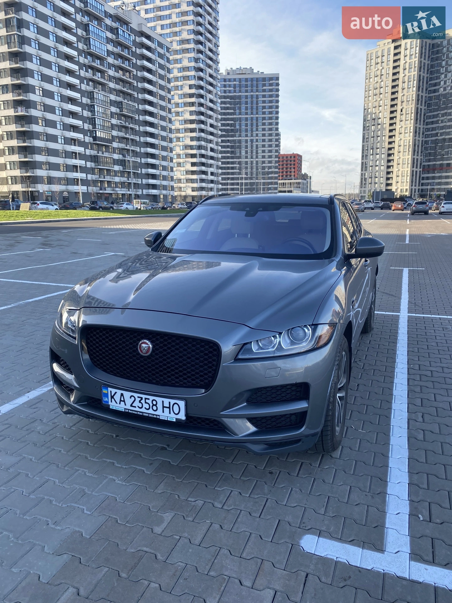 Jaguar F-Pace, 2016