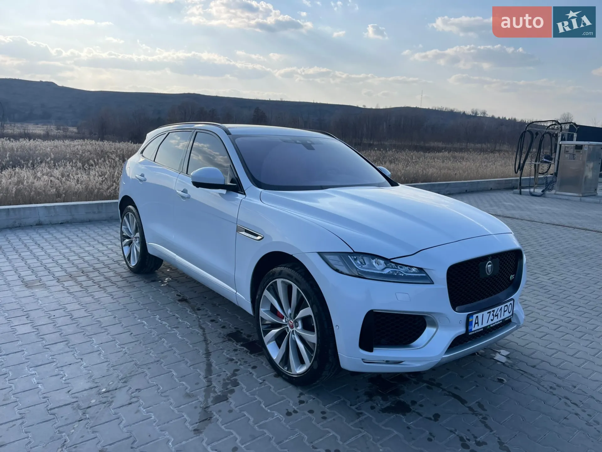 Jaguar F-Pace, 2016