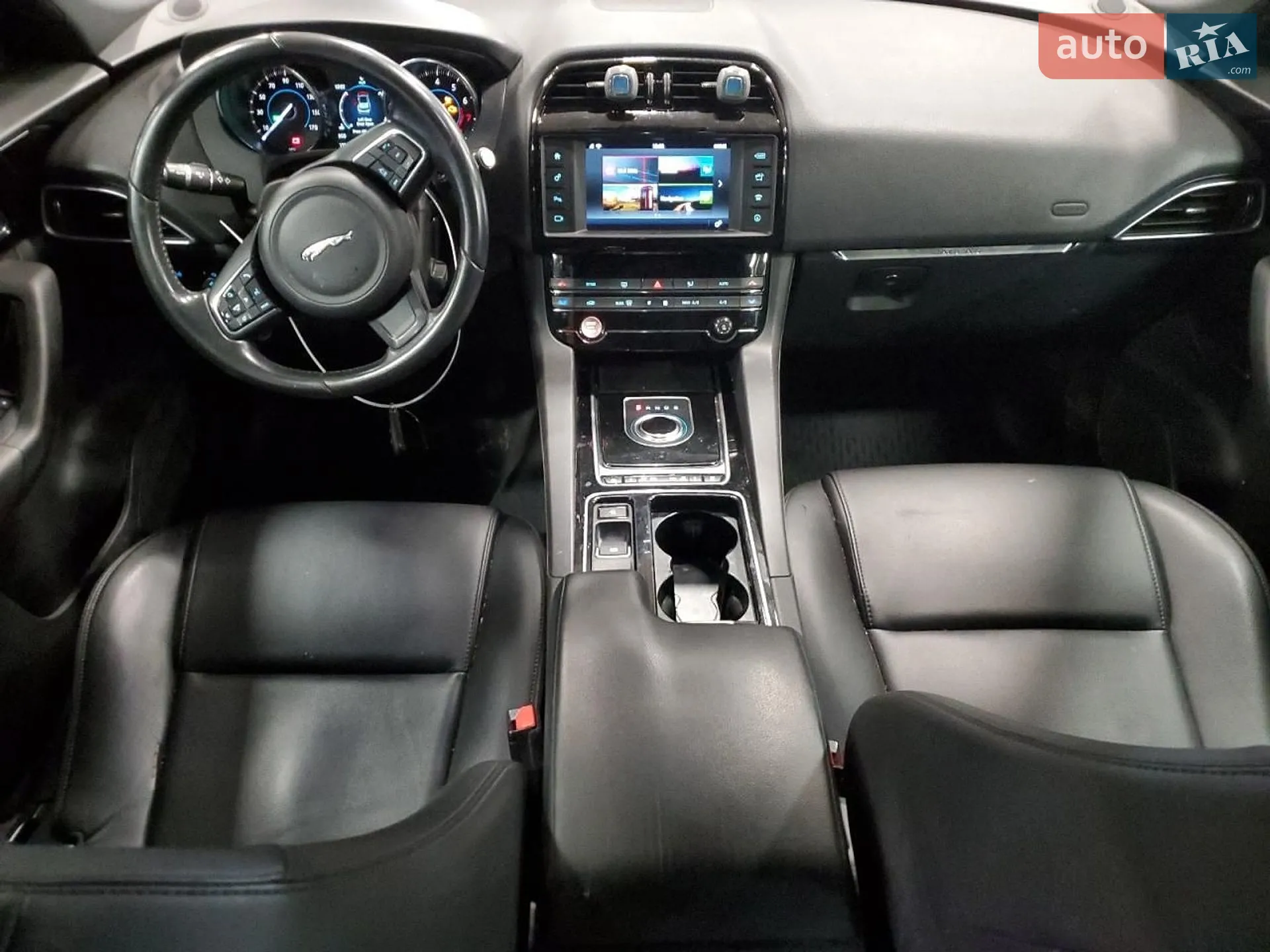 Jaguar F-Pace, 2018