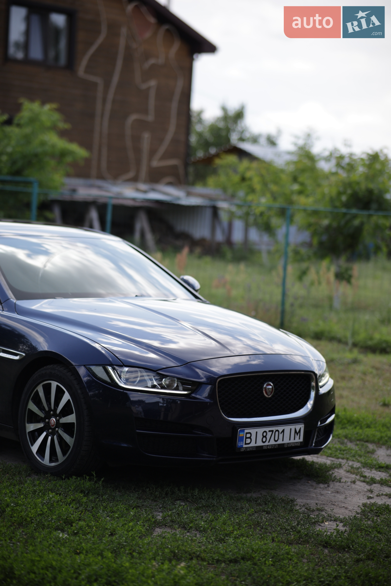 Jaguar XE, 2015