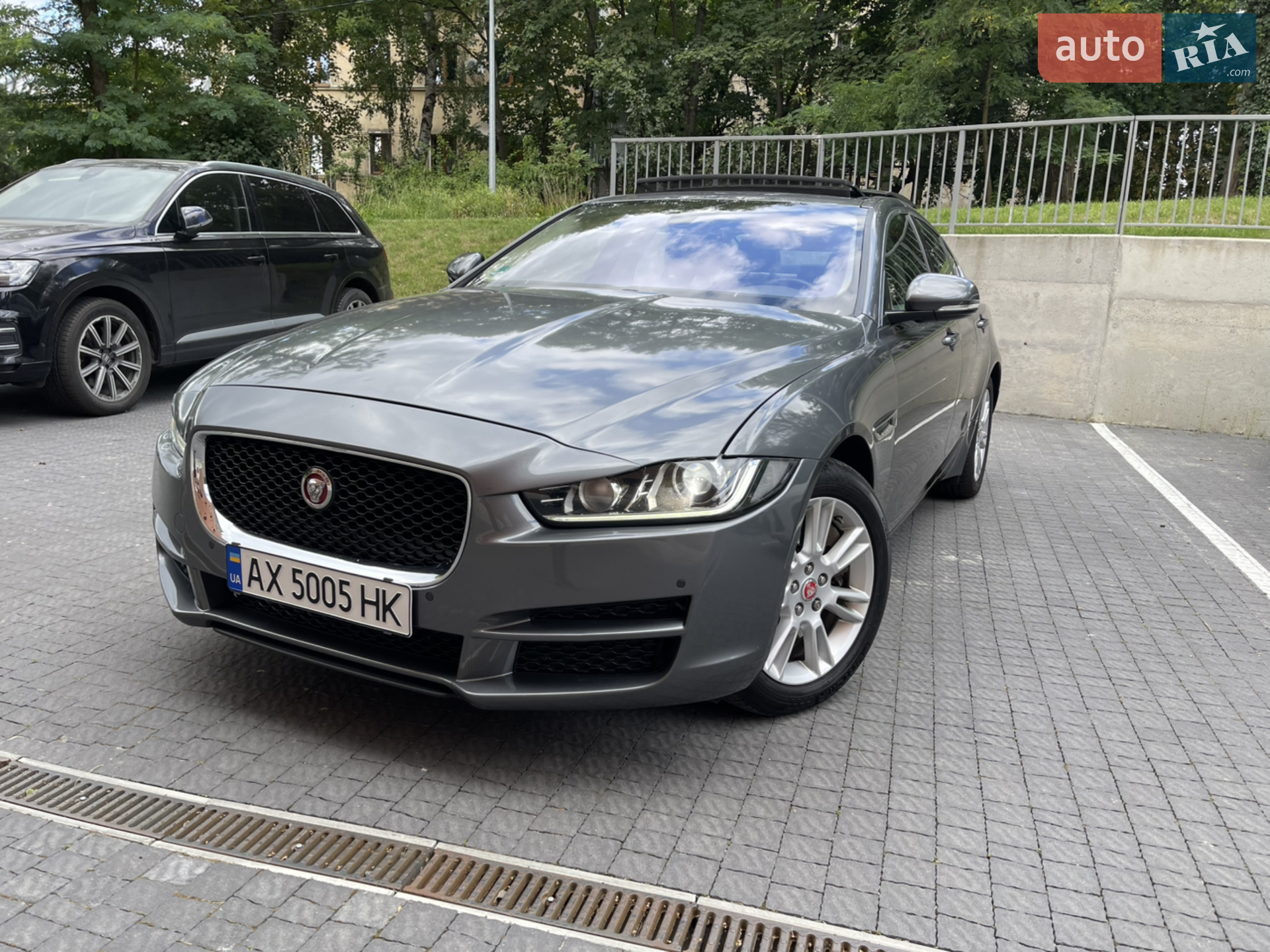 Jaguar XE, 2017