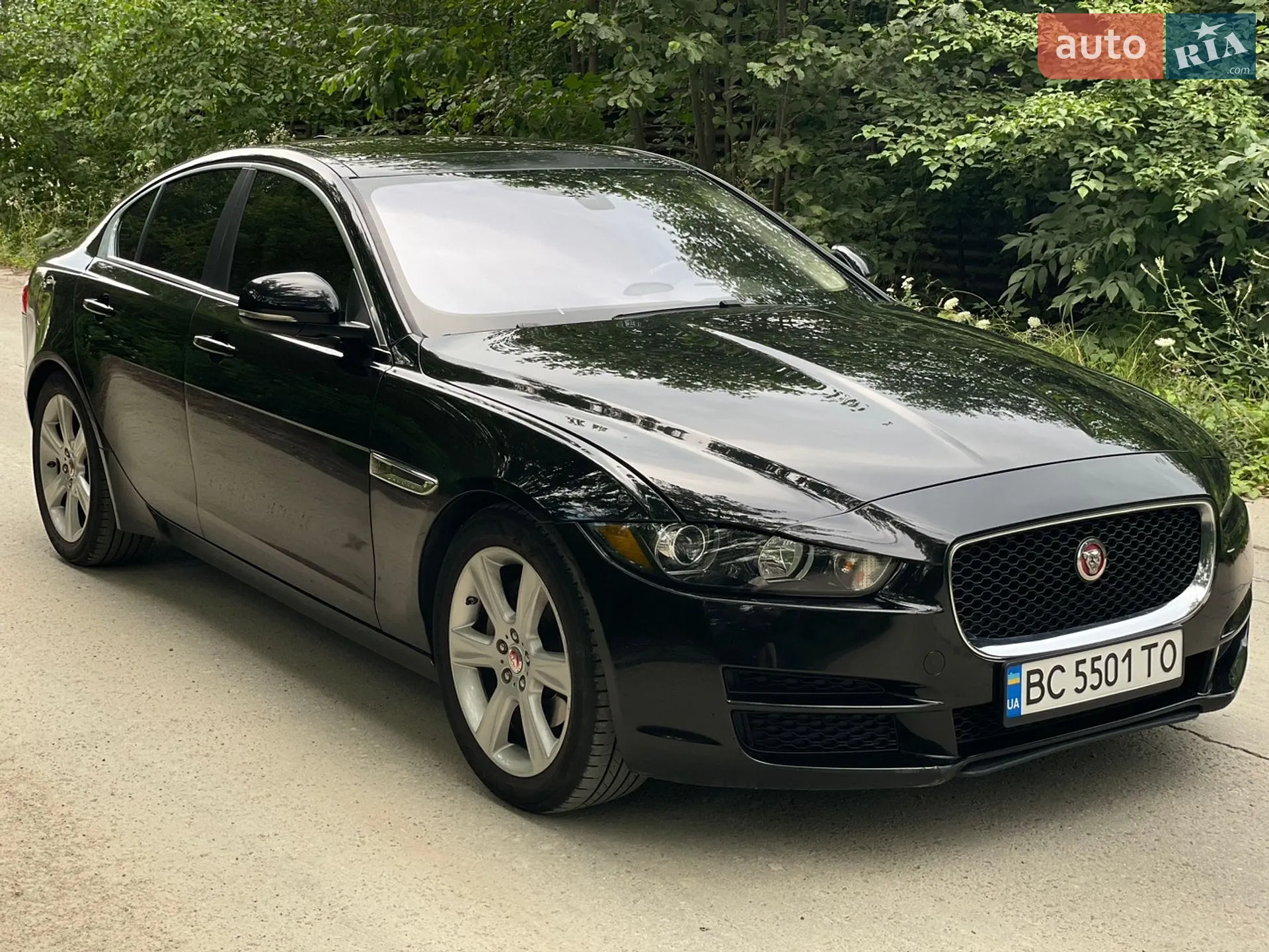 Jaguar XE, 2016