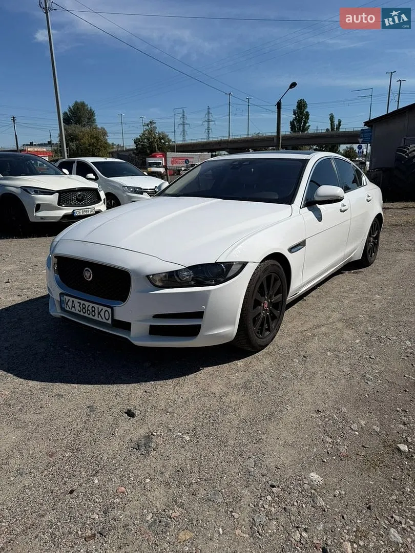 Jaguar XE, 2016