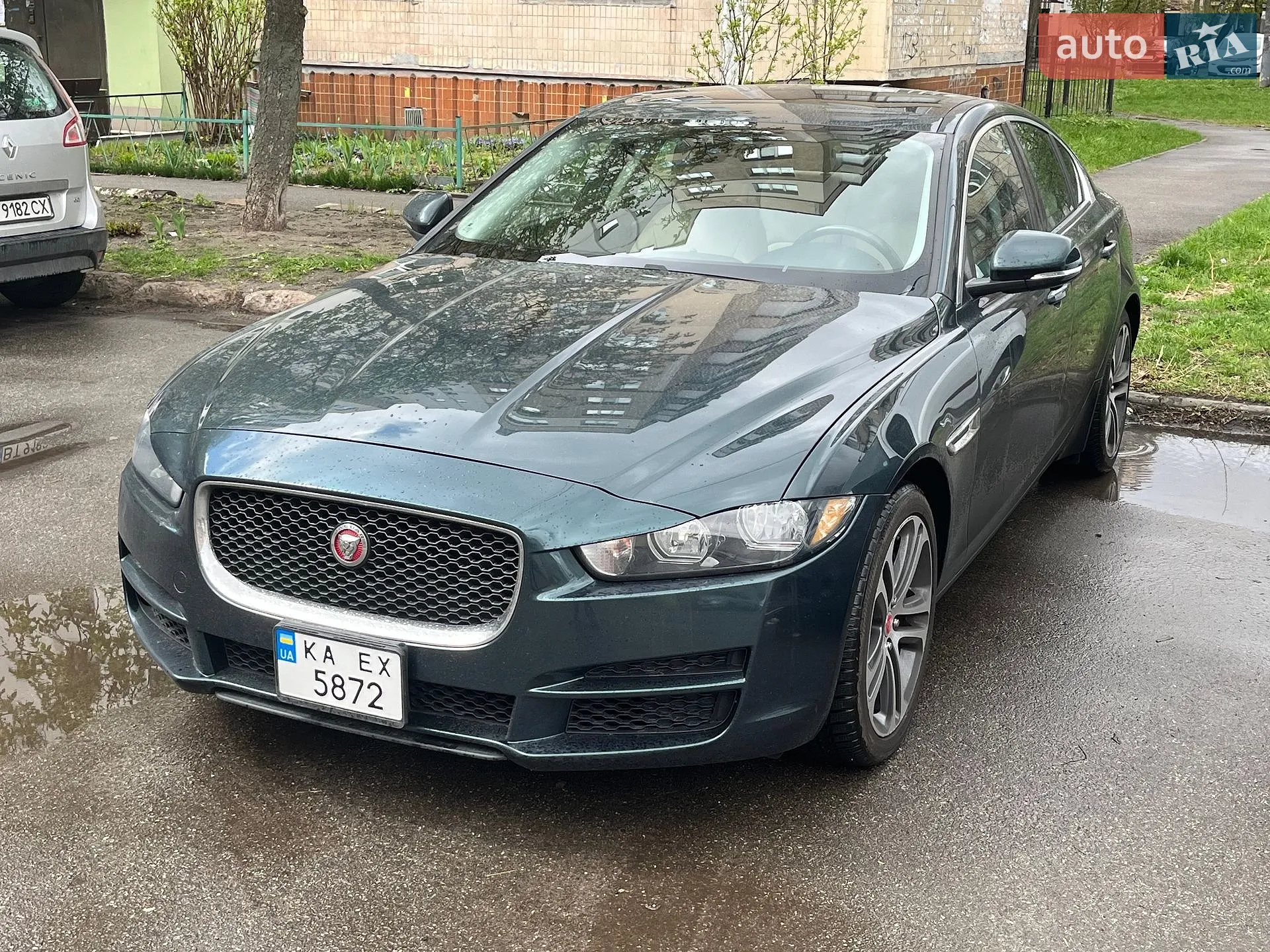 Jaguar XE, 2016