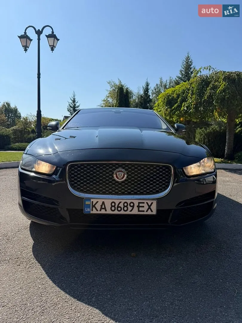 Jaguar XE, 2016