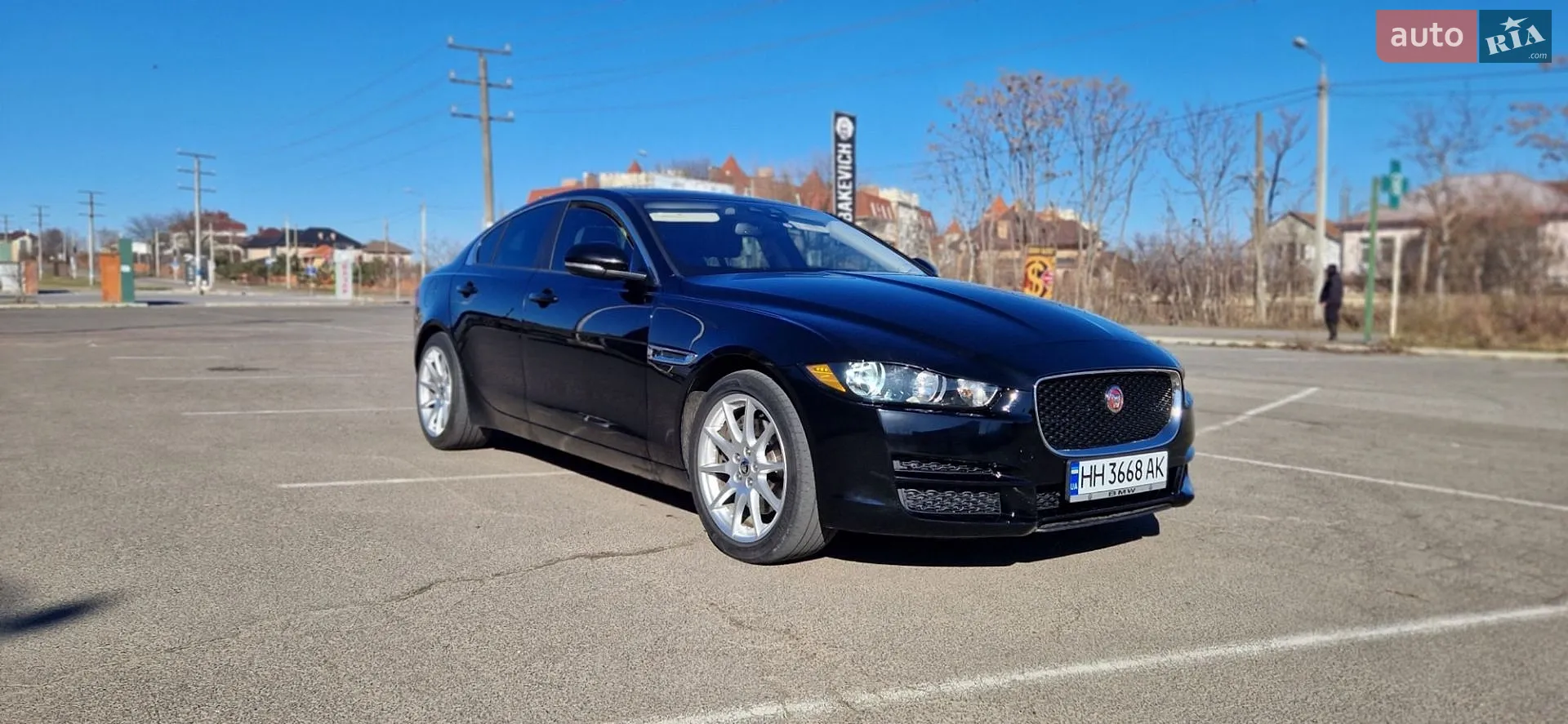 Jaguar XE, 2016