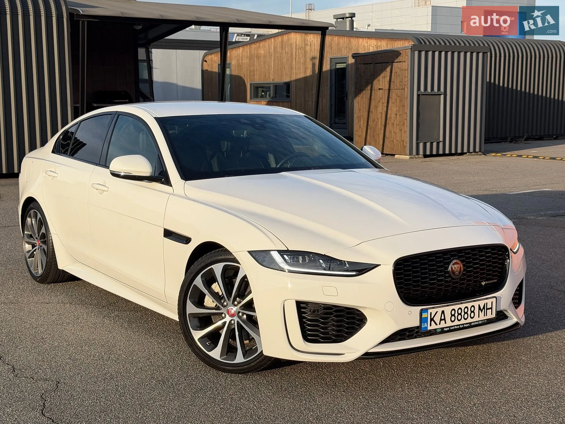 Jaguar XE, 2020