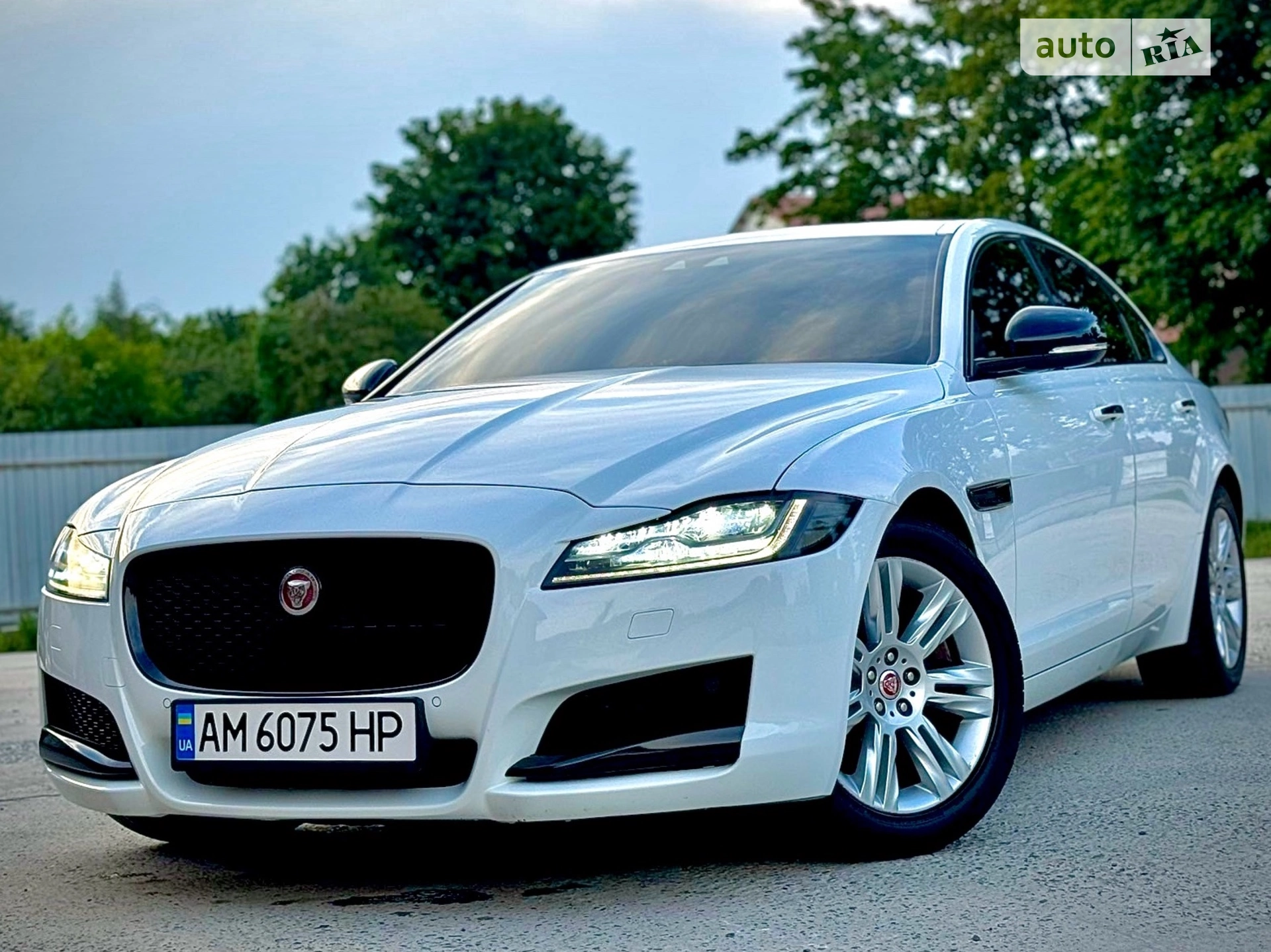 Jaguar XF, 2016
