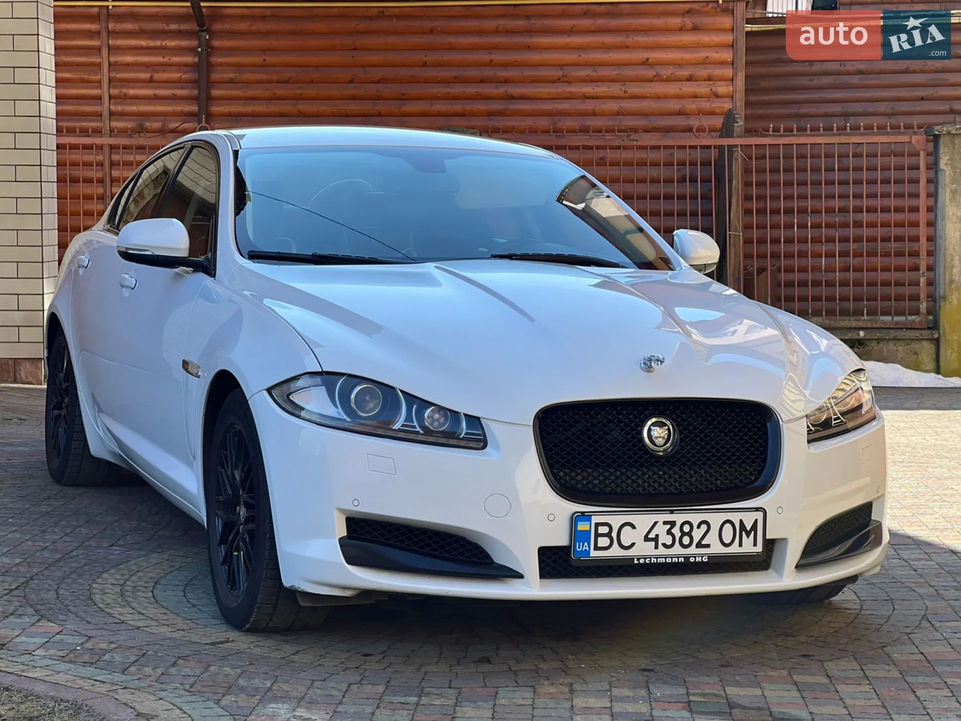 Jaguar XF, 2012