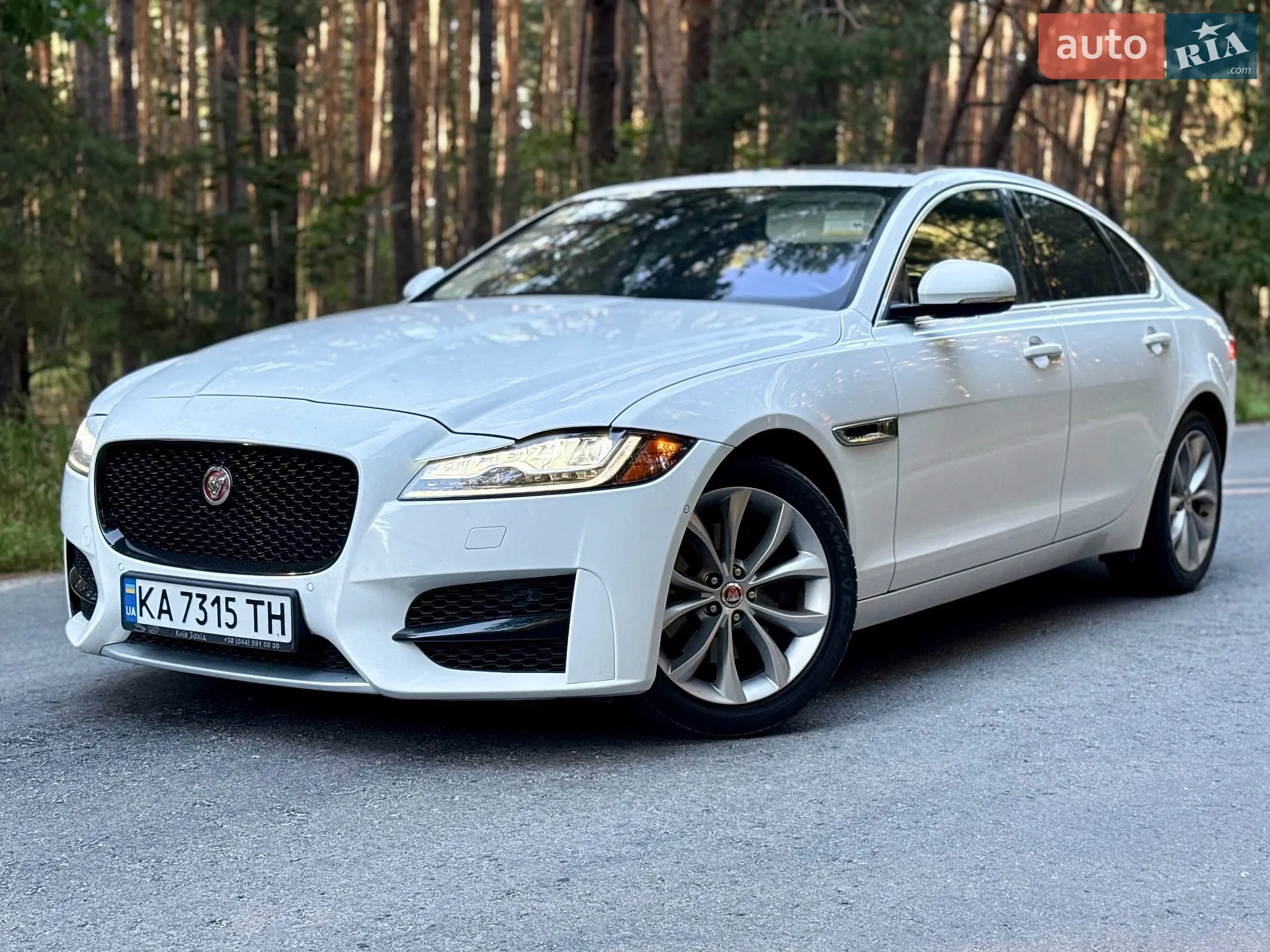 Jaguar XF, 2016