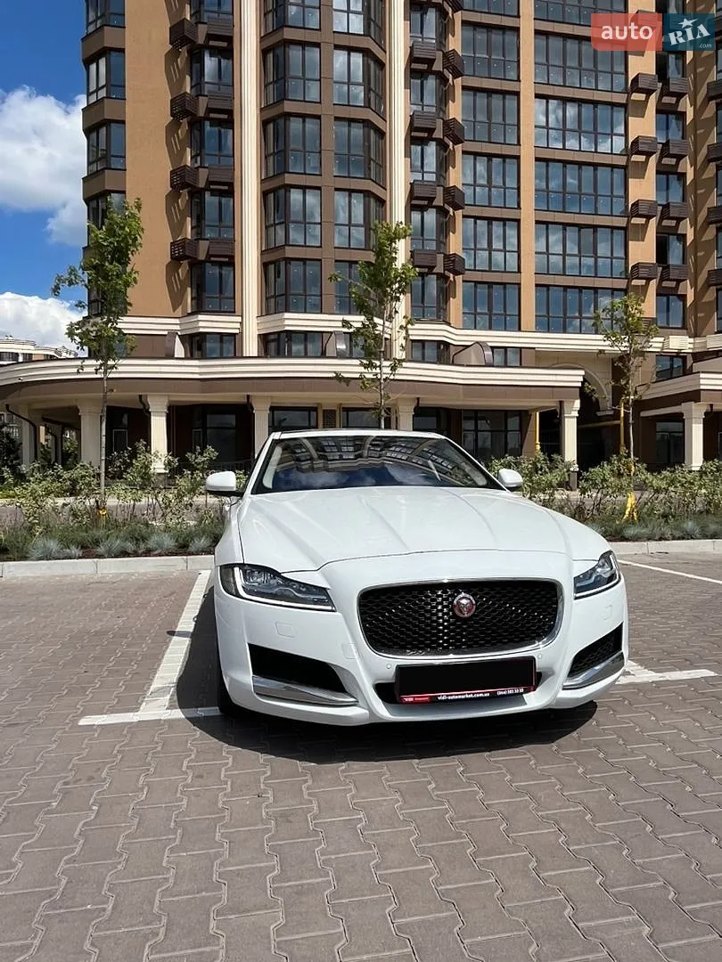 Jaguar XF, 2016