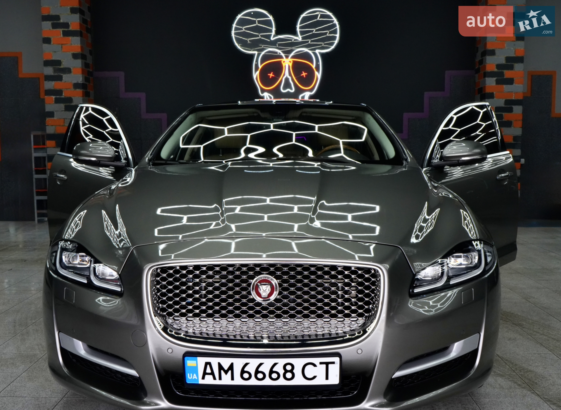 Jaguar XJ, 2017