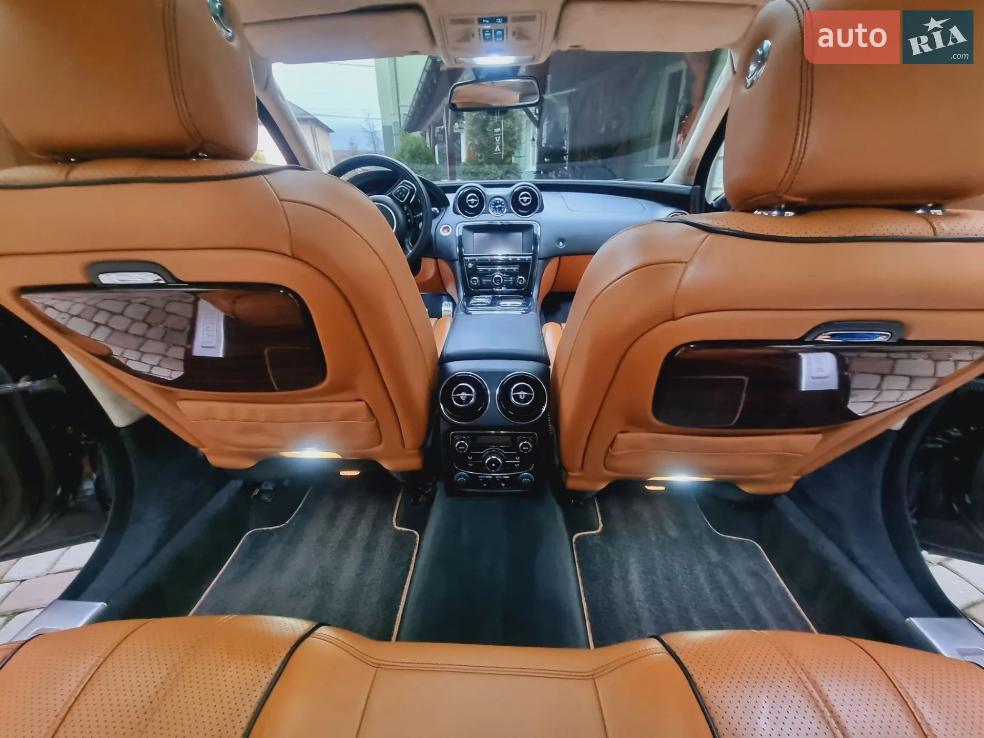 Jaguar XJ, 2010