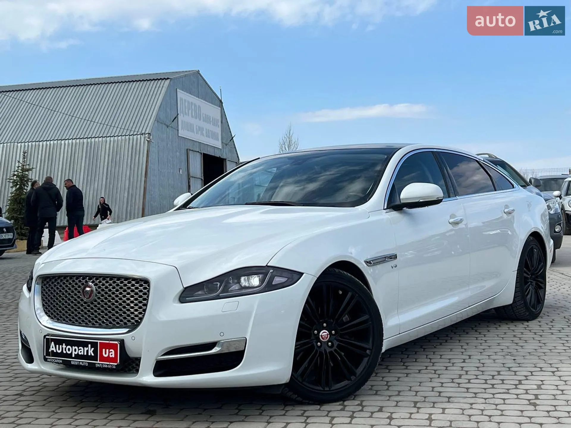 Jaguar XJ, 2017