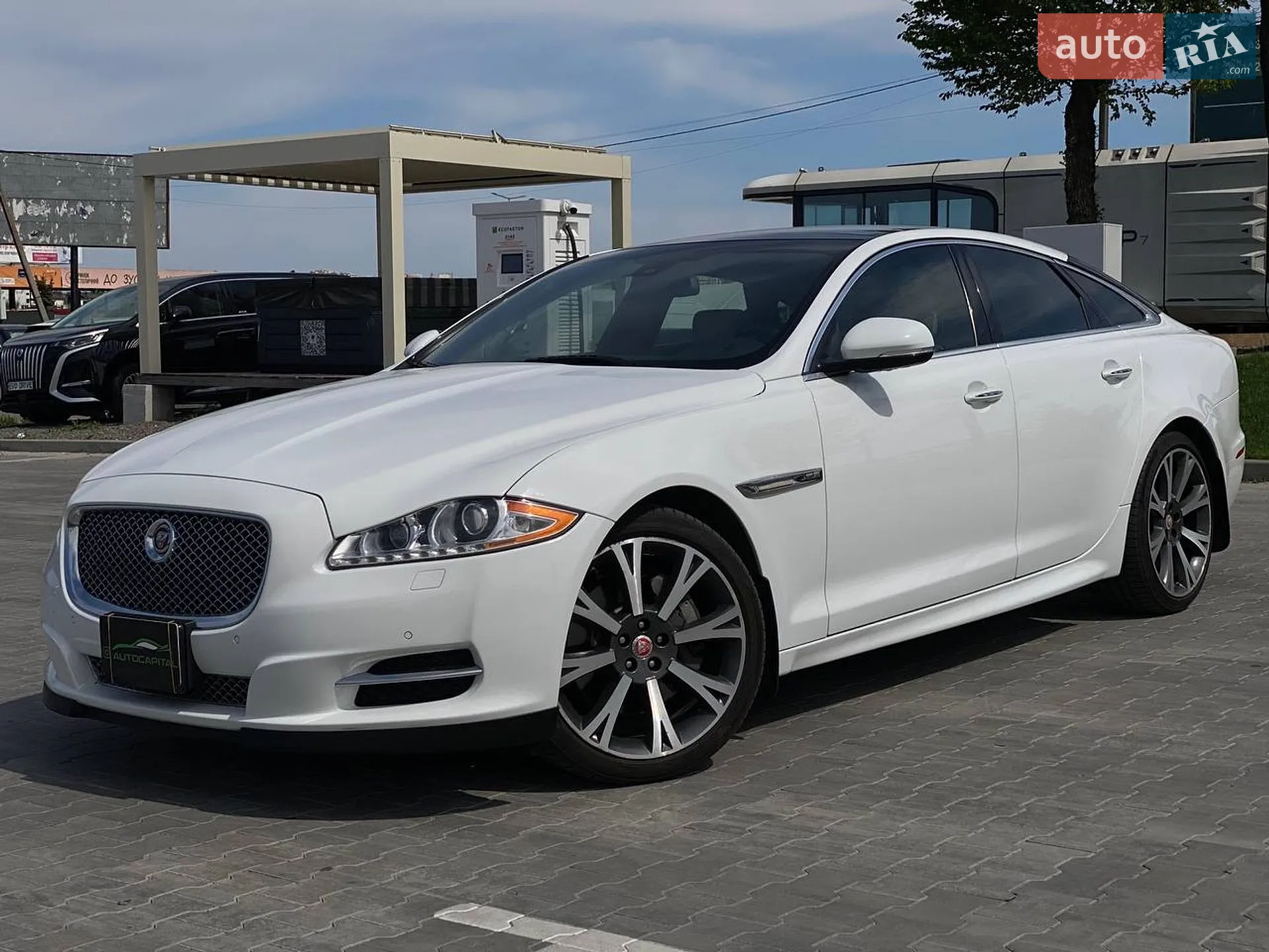 Jaguar XJ, 2015