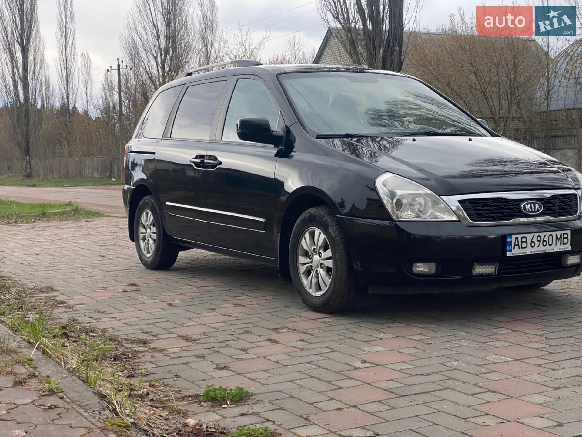 Kia Carnival, 2012
