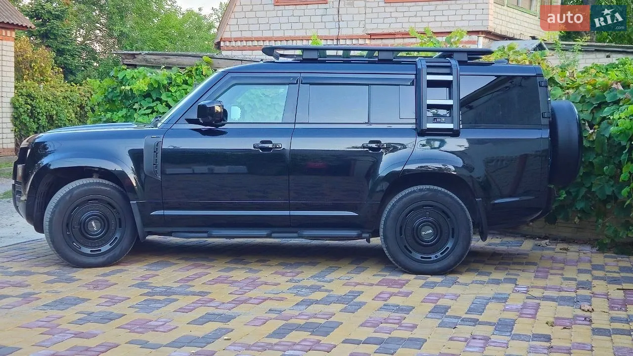 Land Rover Defender, 2023