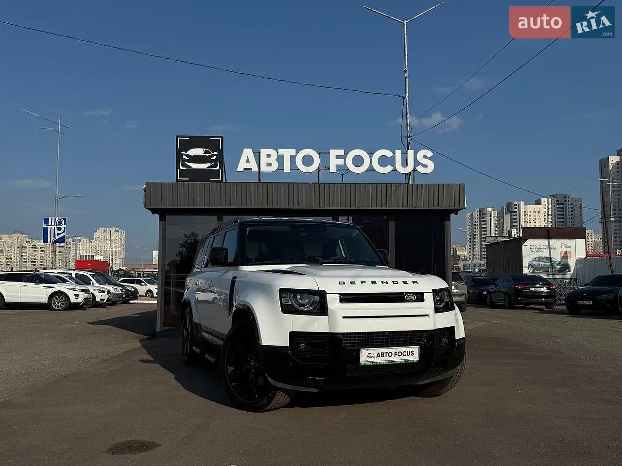 Land Rover Defender, 2025
