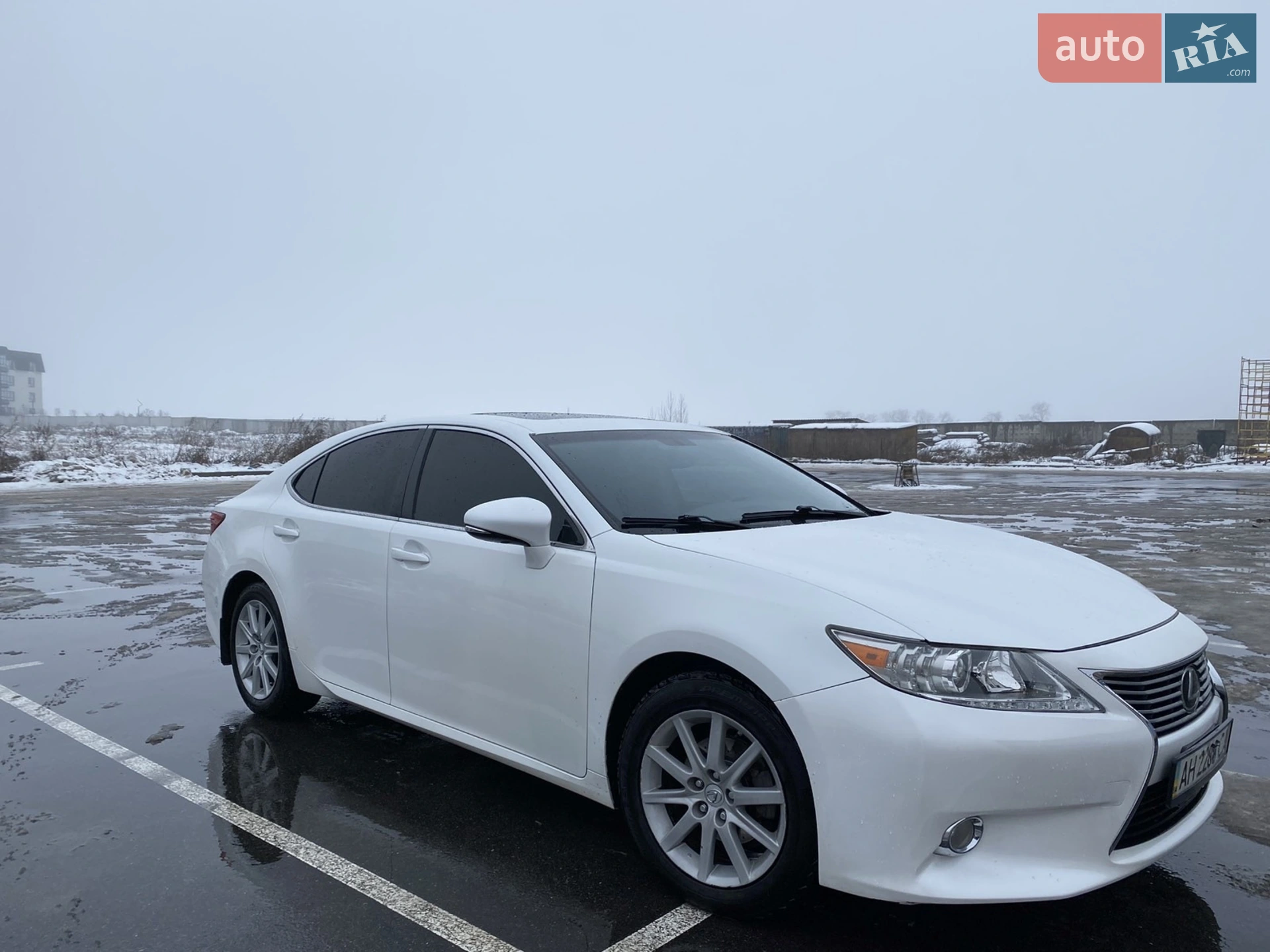 Lexus ES, 2014