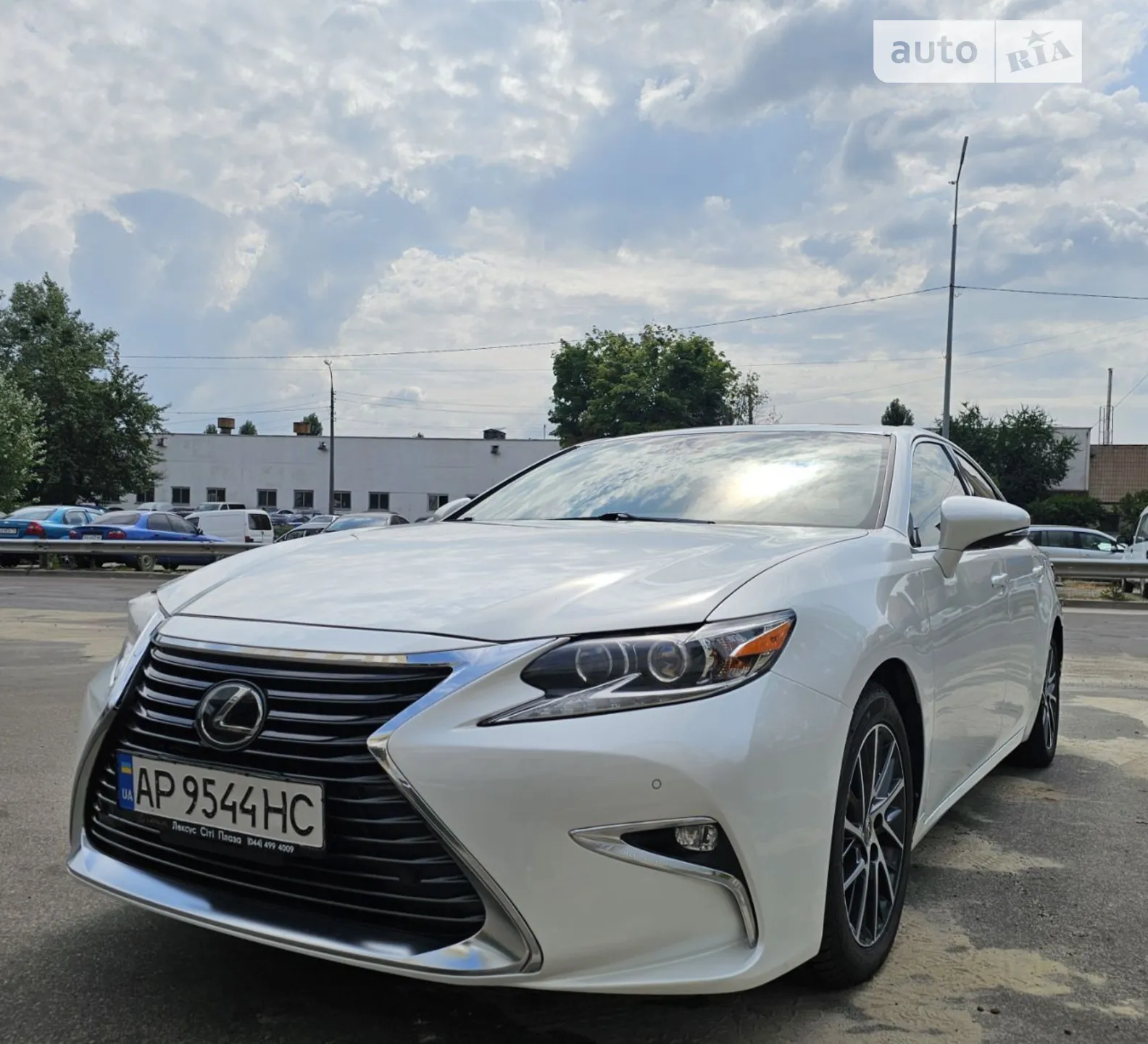 Lexus ES, 2016