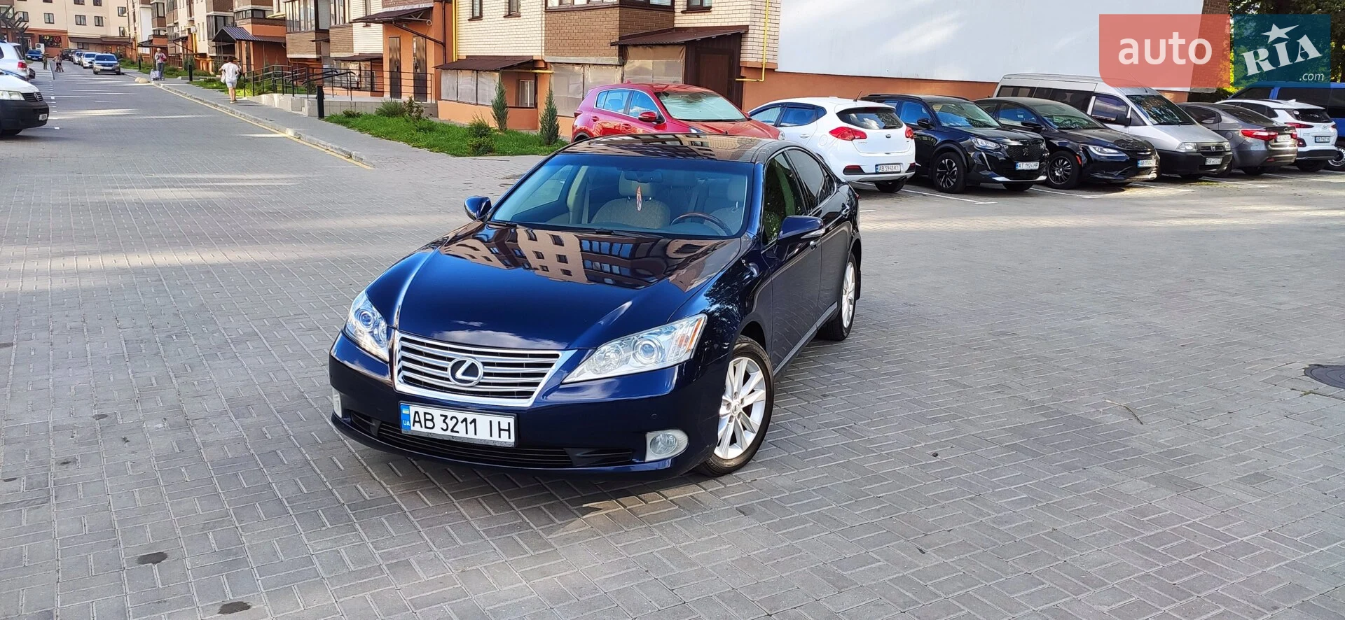 Lexus ES, 2012