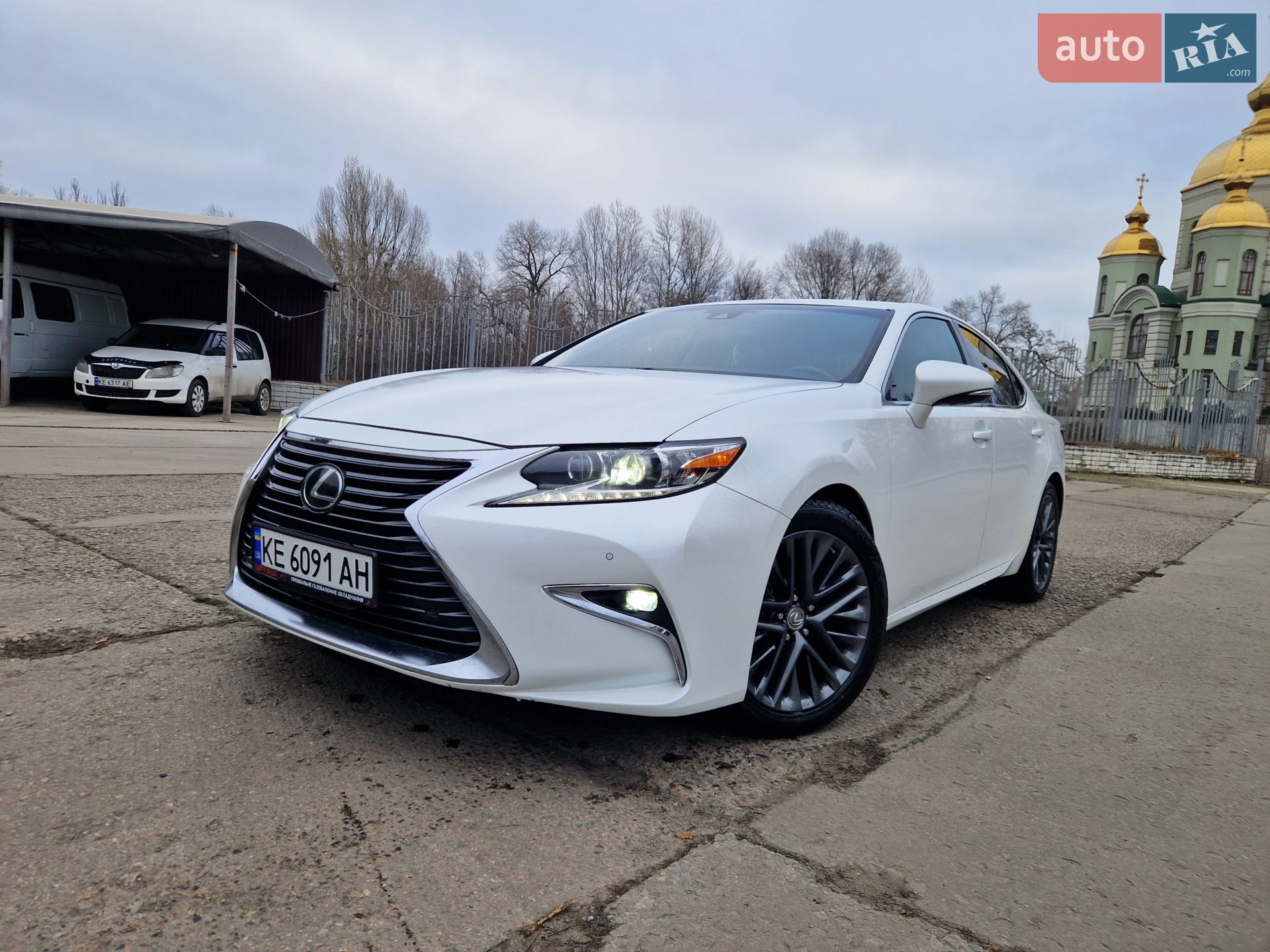 Lexus ES, 2016