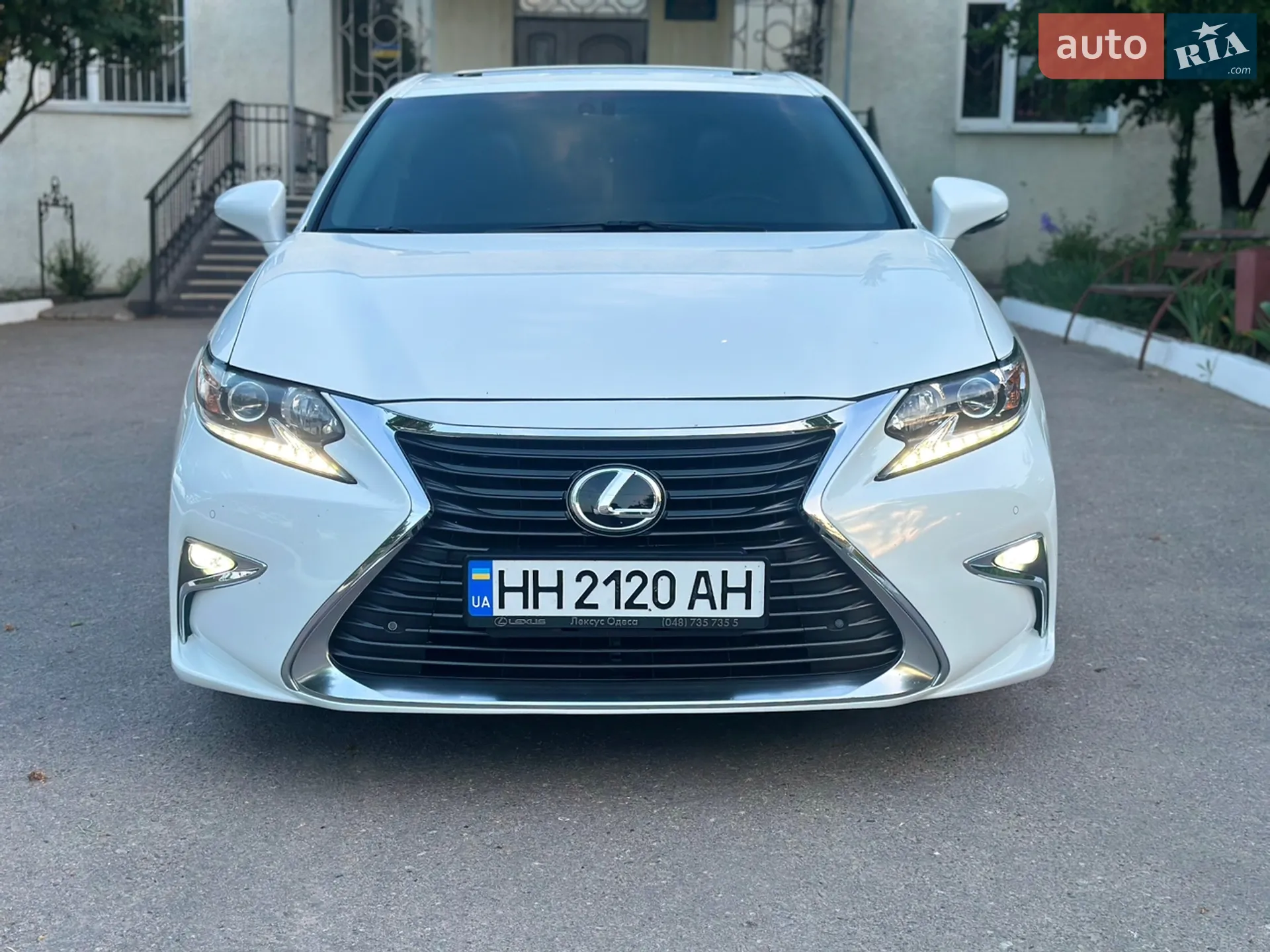 Lexus ES, 2014