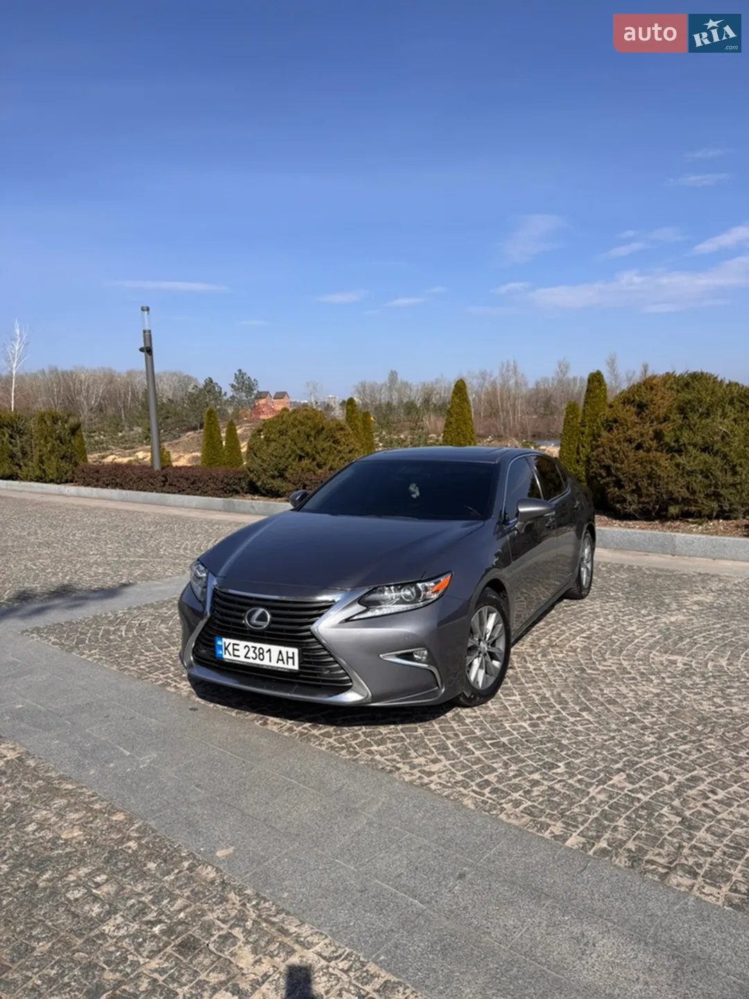 Lexus ES, 2013