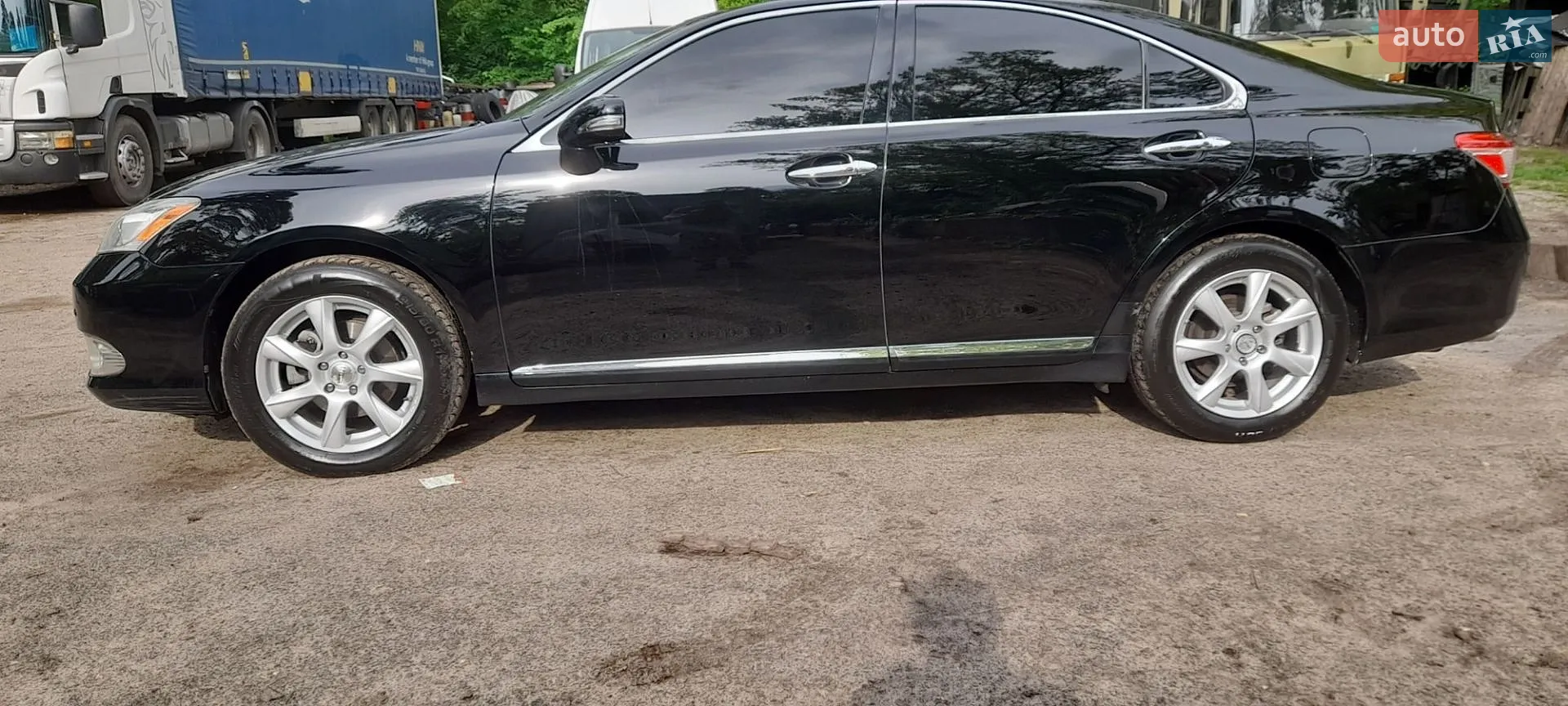 Lexus ES, 2011