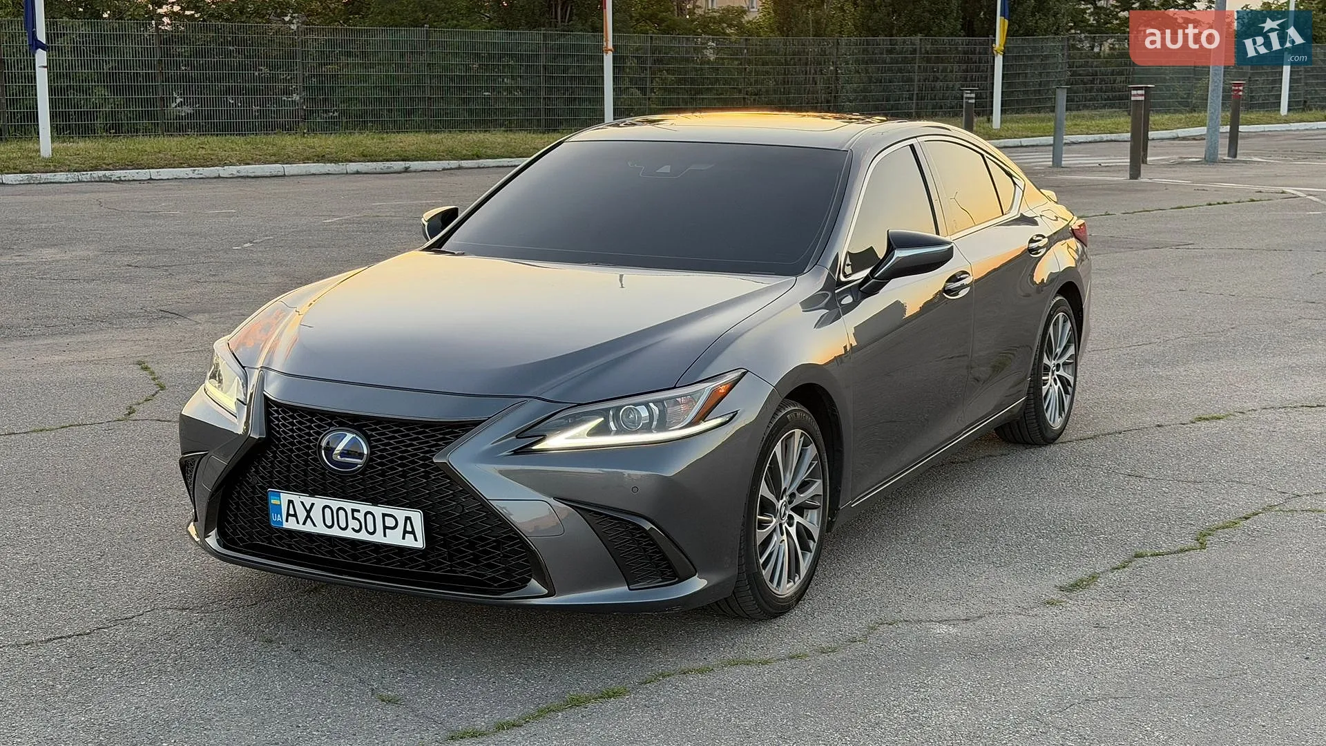 Lexus ES, 2019