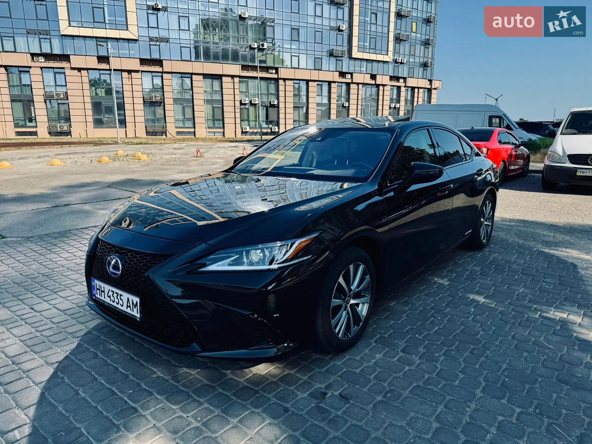 Lexus ES, 2019