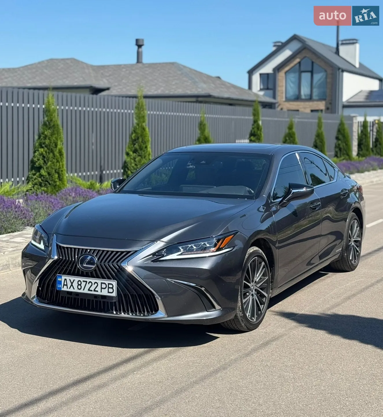 Lexus ES, 2022