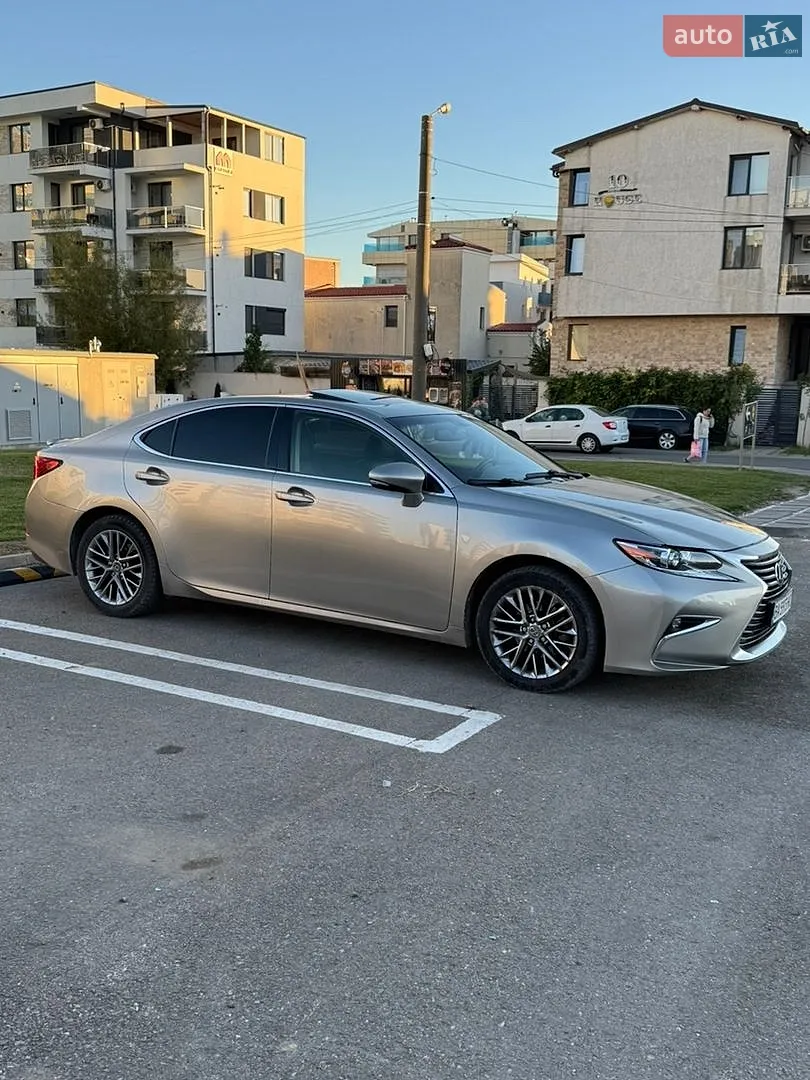 Lexus ES, 2014