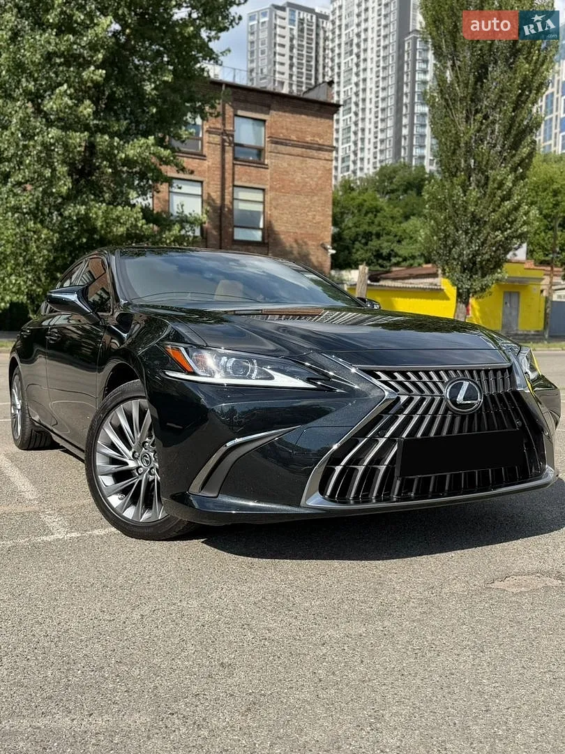 Lexus ES, 2024
