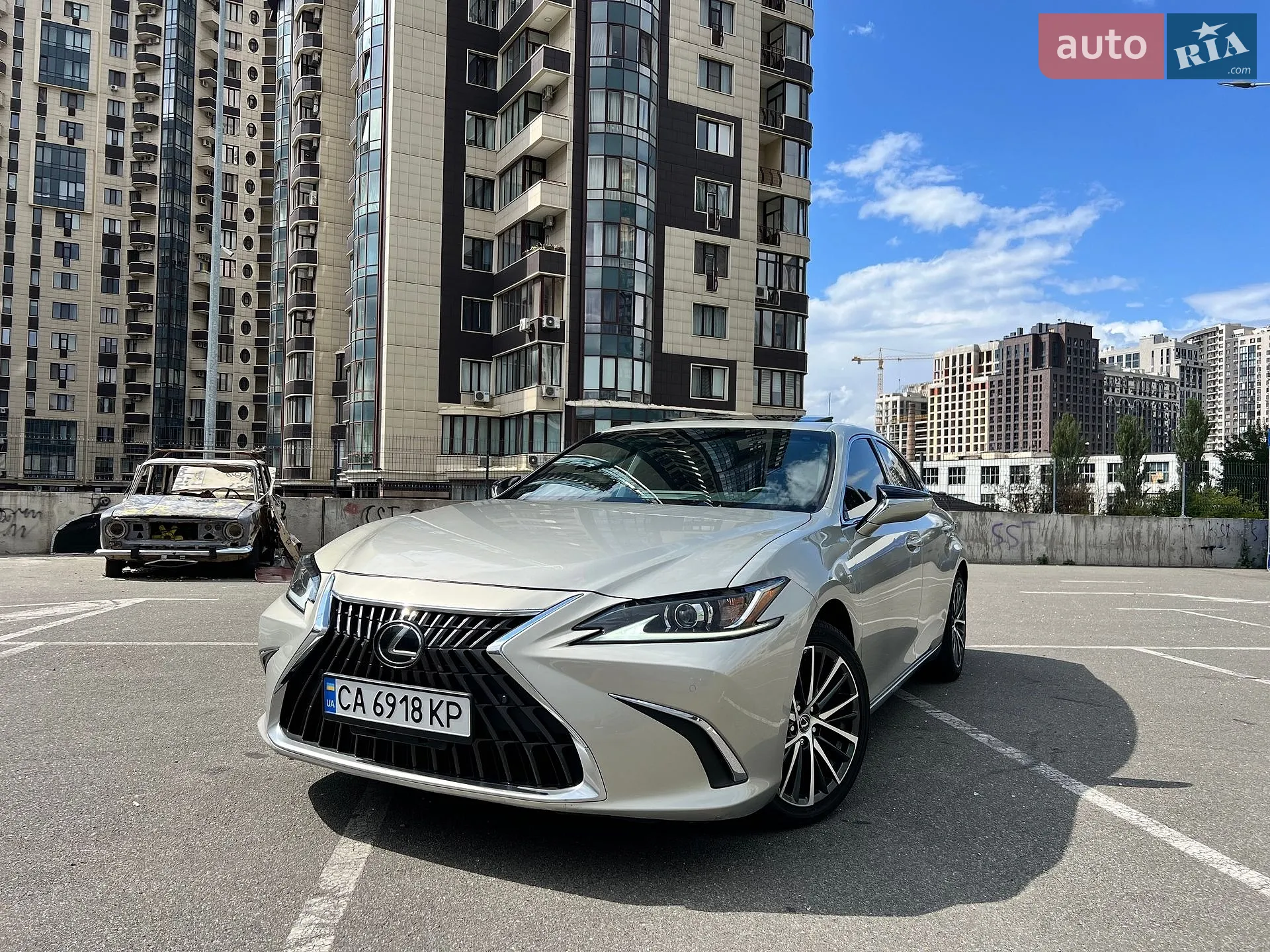 Lexus ES 2023 — 1