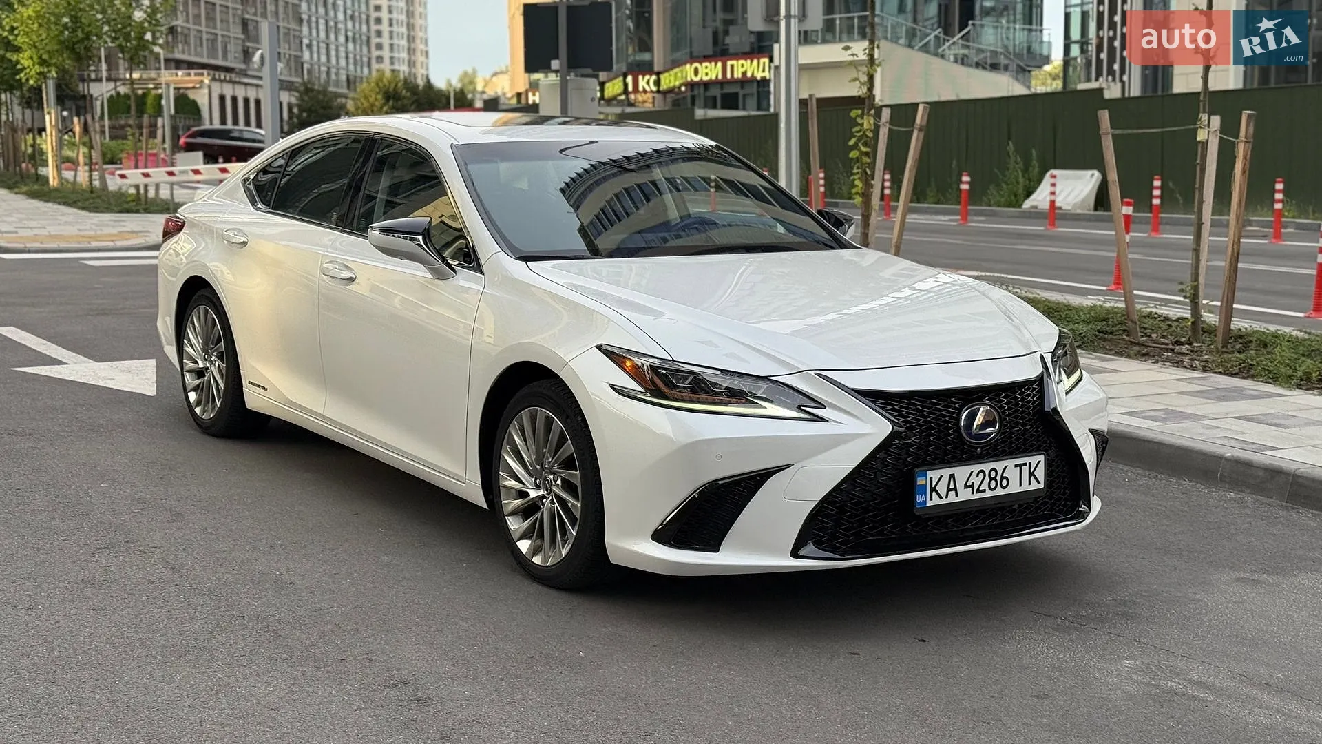 Lexus ES, 2019
