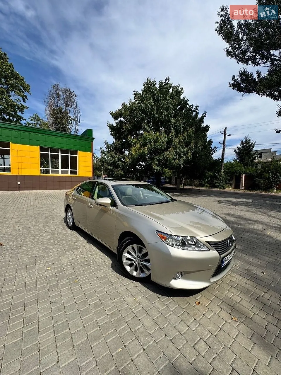Lexus ES, 2015