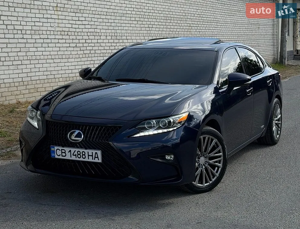 Lexus ES, 2012