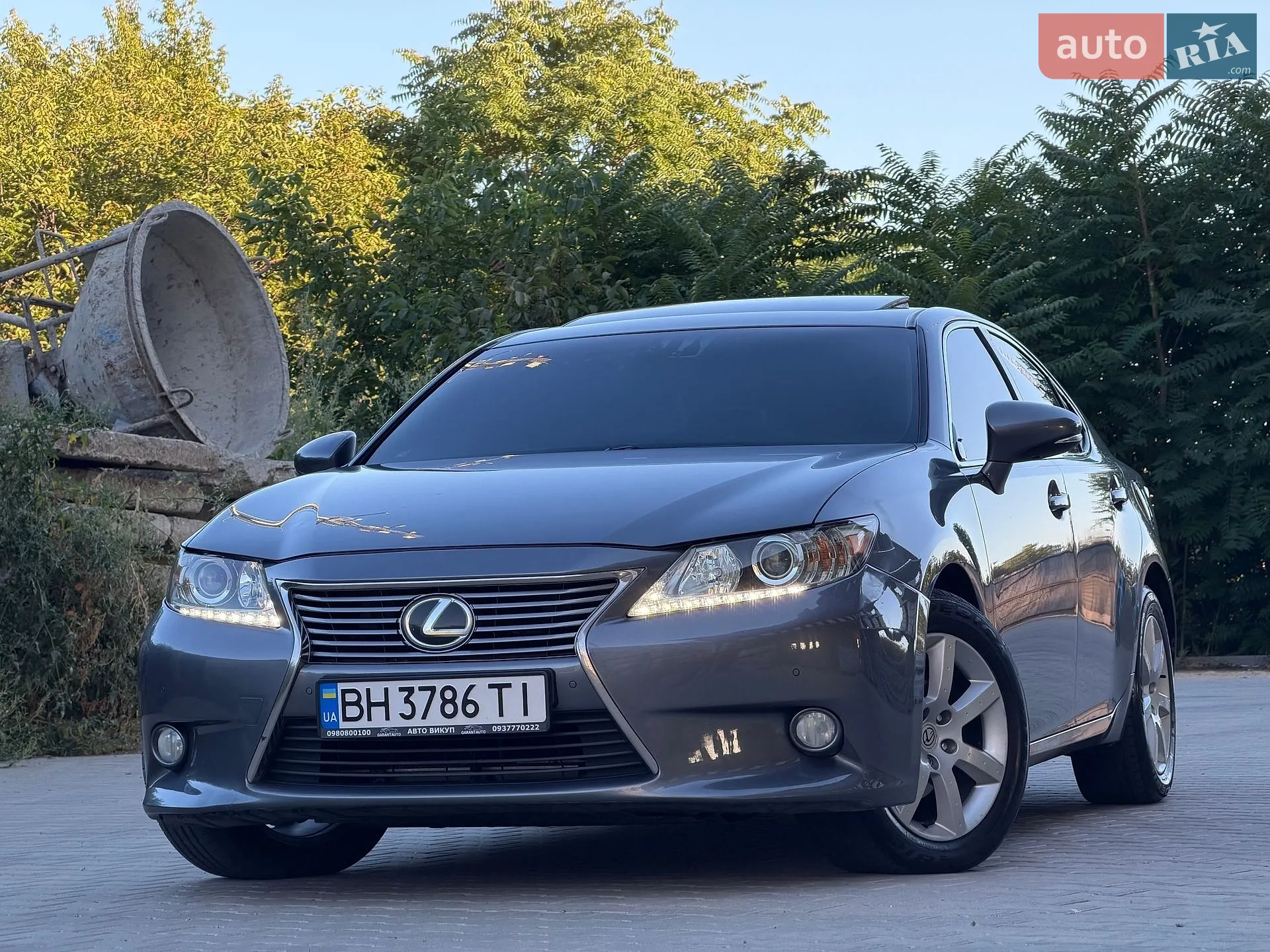 Lexus ES, 2013