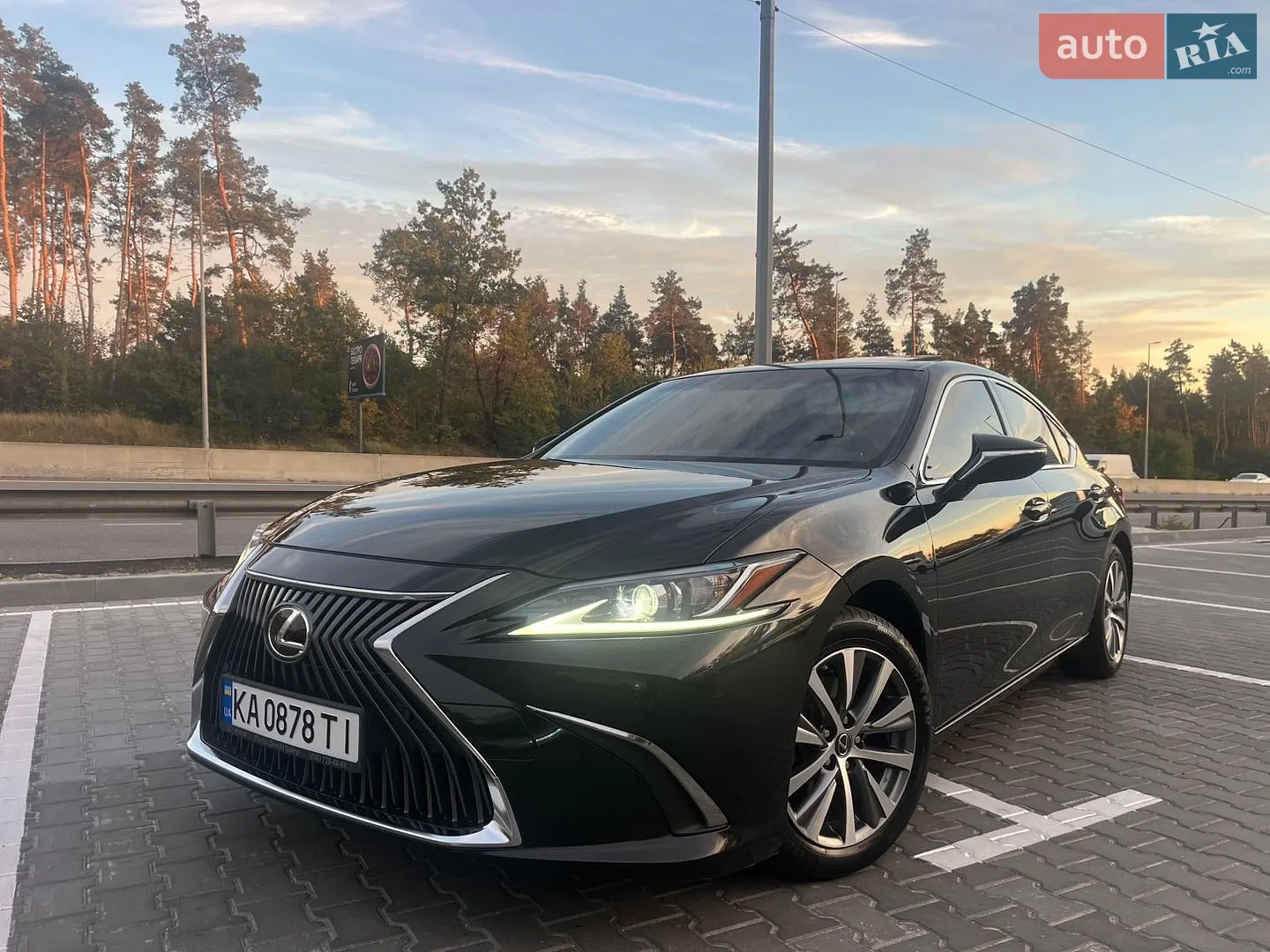 Lexus ES, 2019