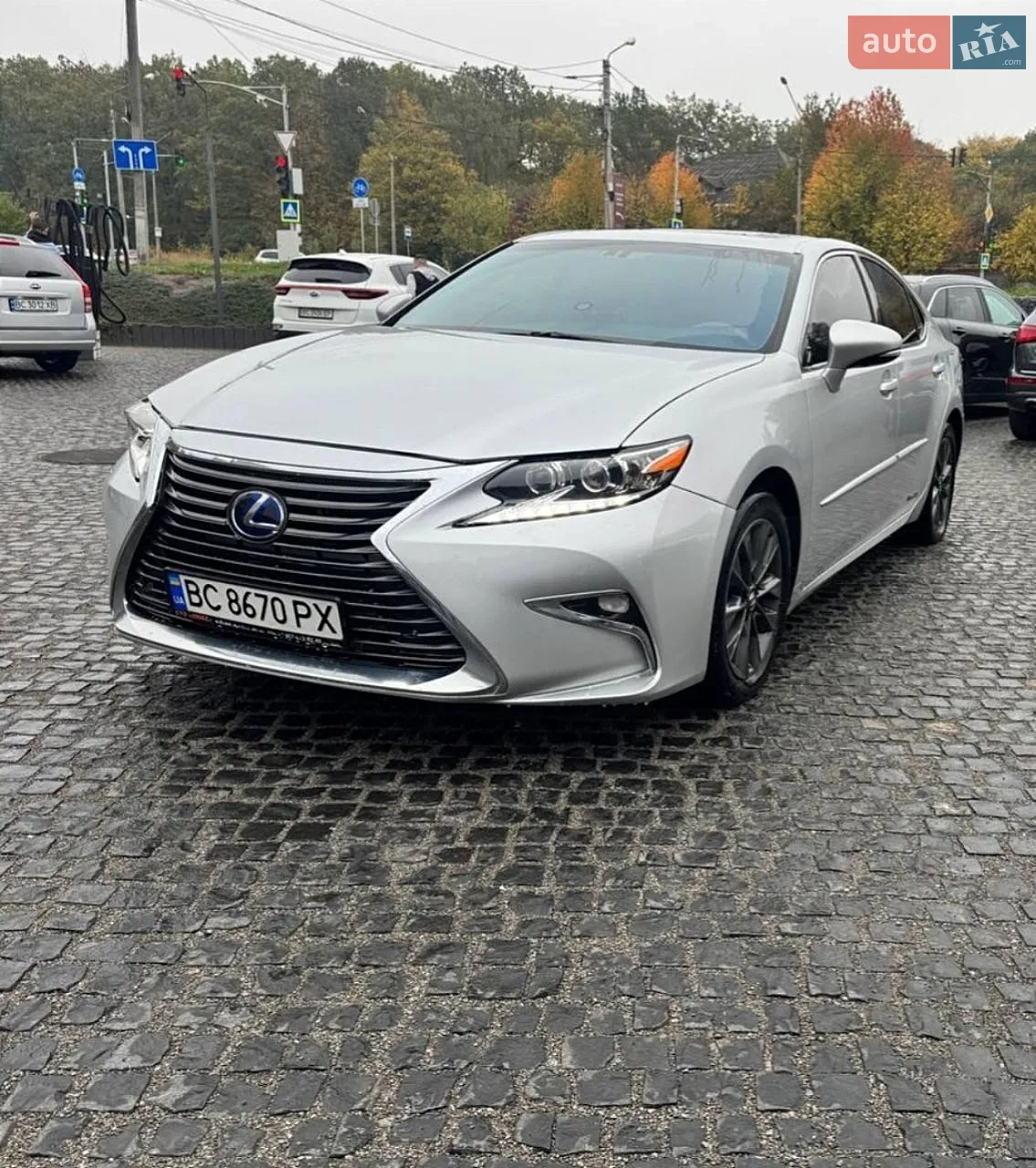 Lexus ES, 2013