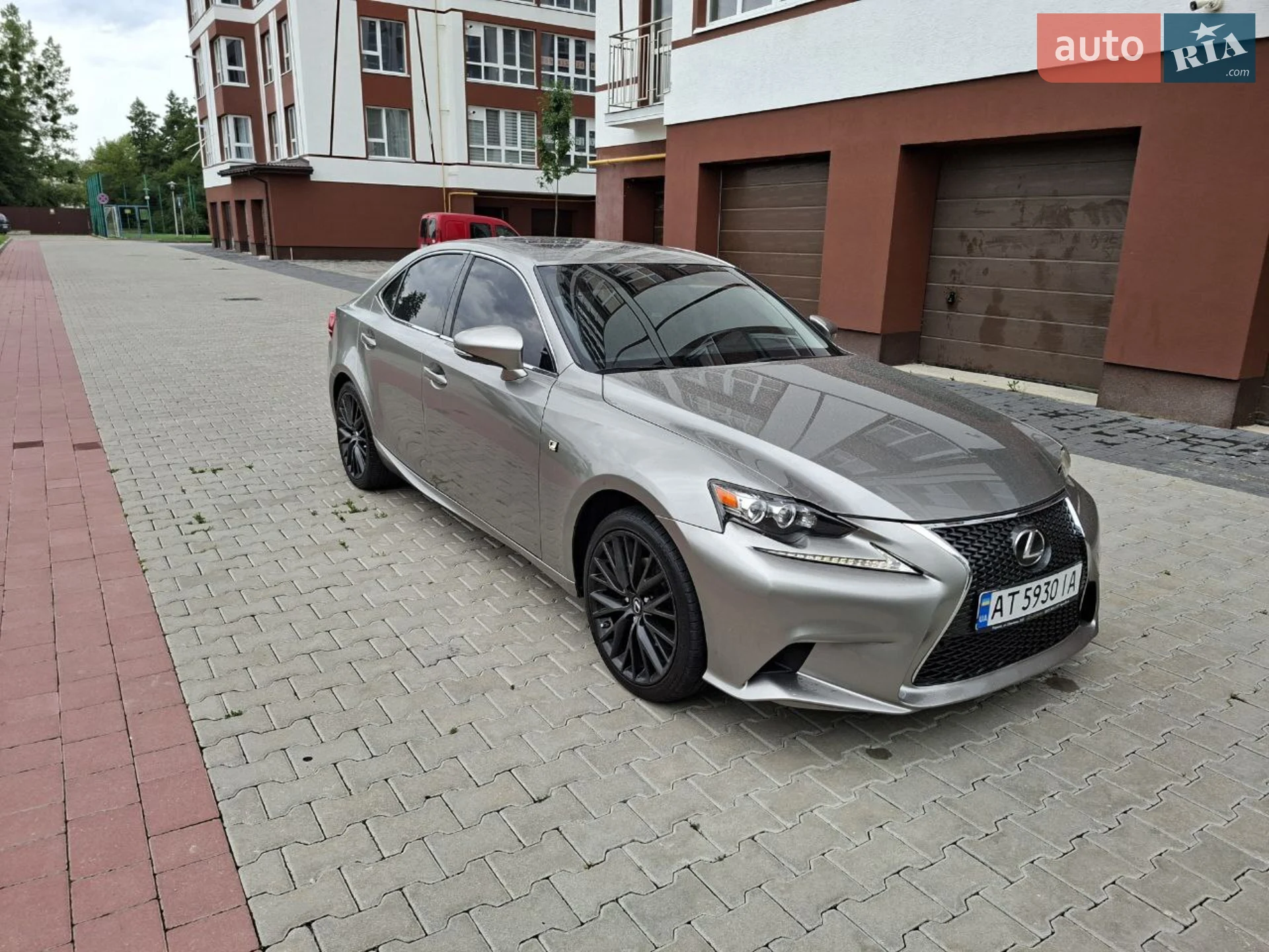Lexus IS, 2013