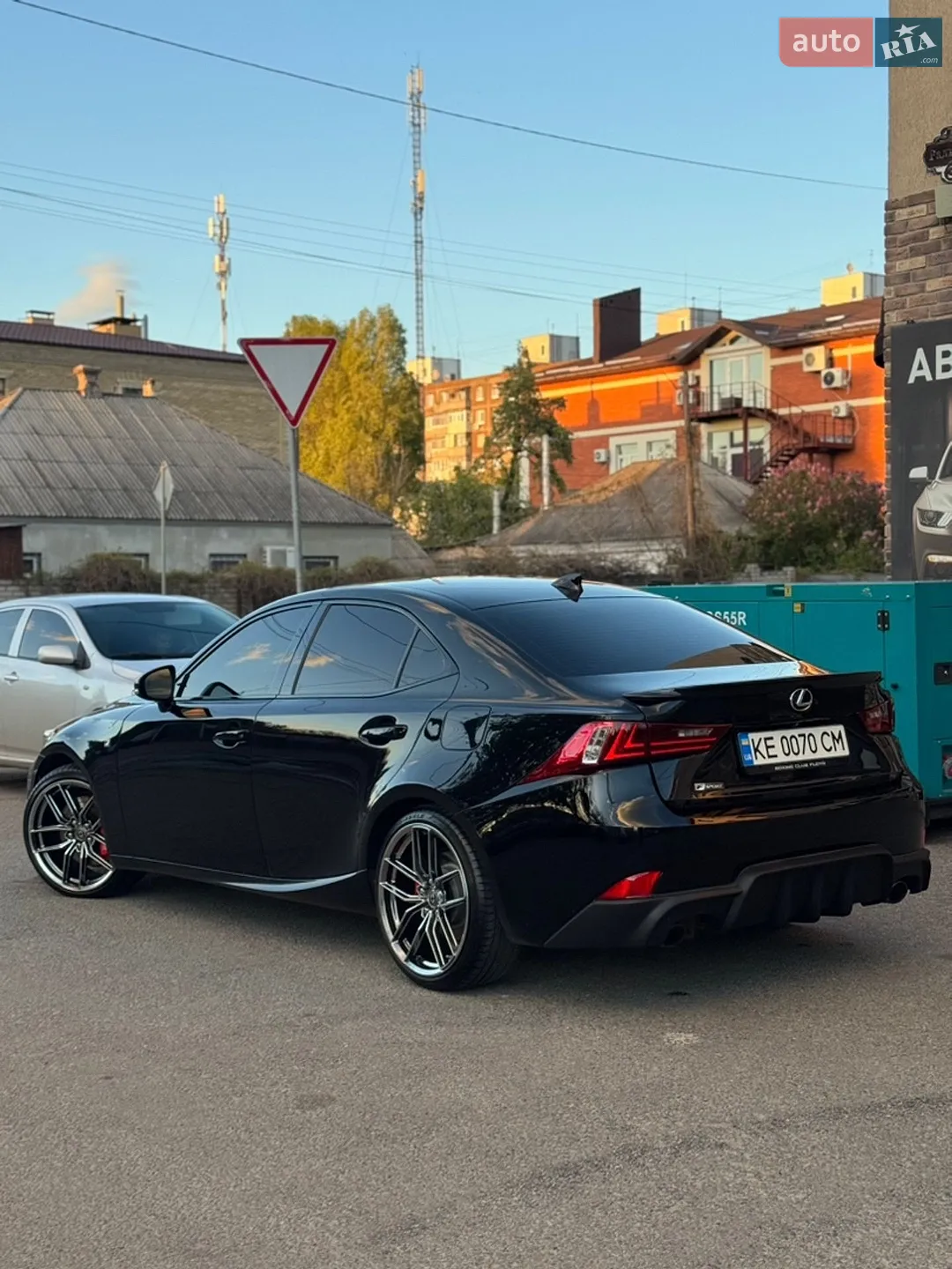 Lexus IS, 2016