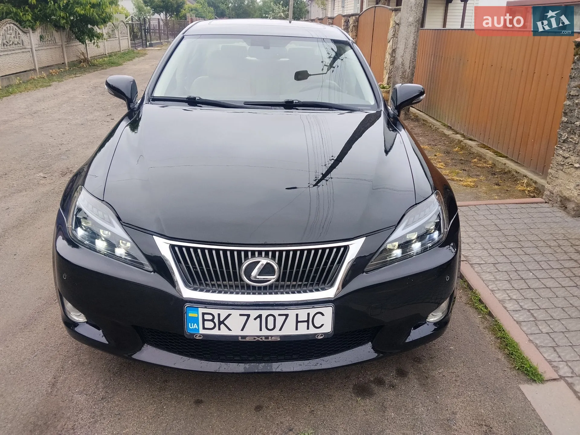 Lexus IS, 2011